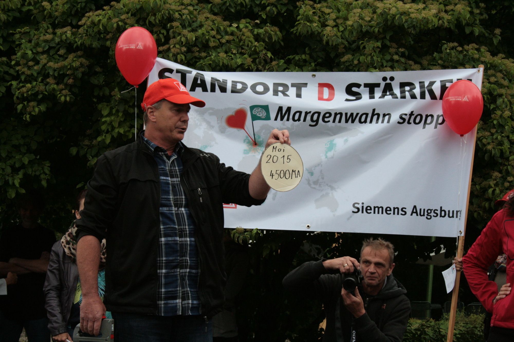 Die Siemensianer wehren sich gegen den geplanten Stellenabbau bei Siemens. Foto: B4B SCHWABEN