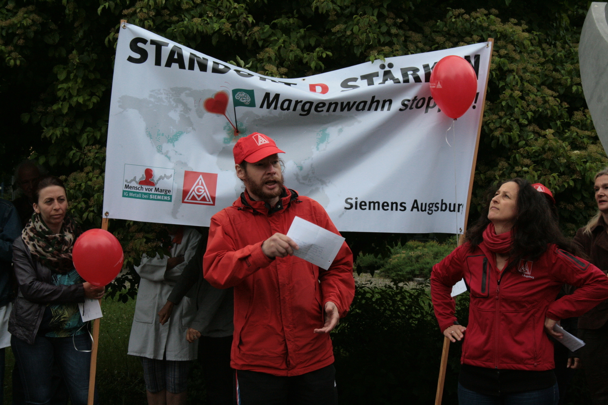 Die Siemensianer wehren sich gegen den geplanten Stellenabbau bei Siemens. Foto: B4B SCHWABEN
