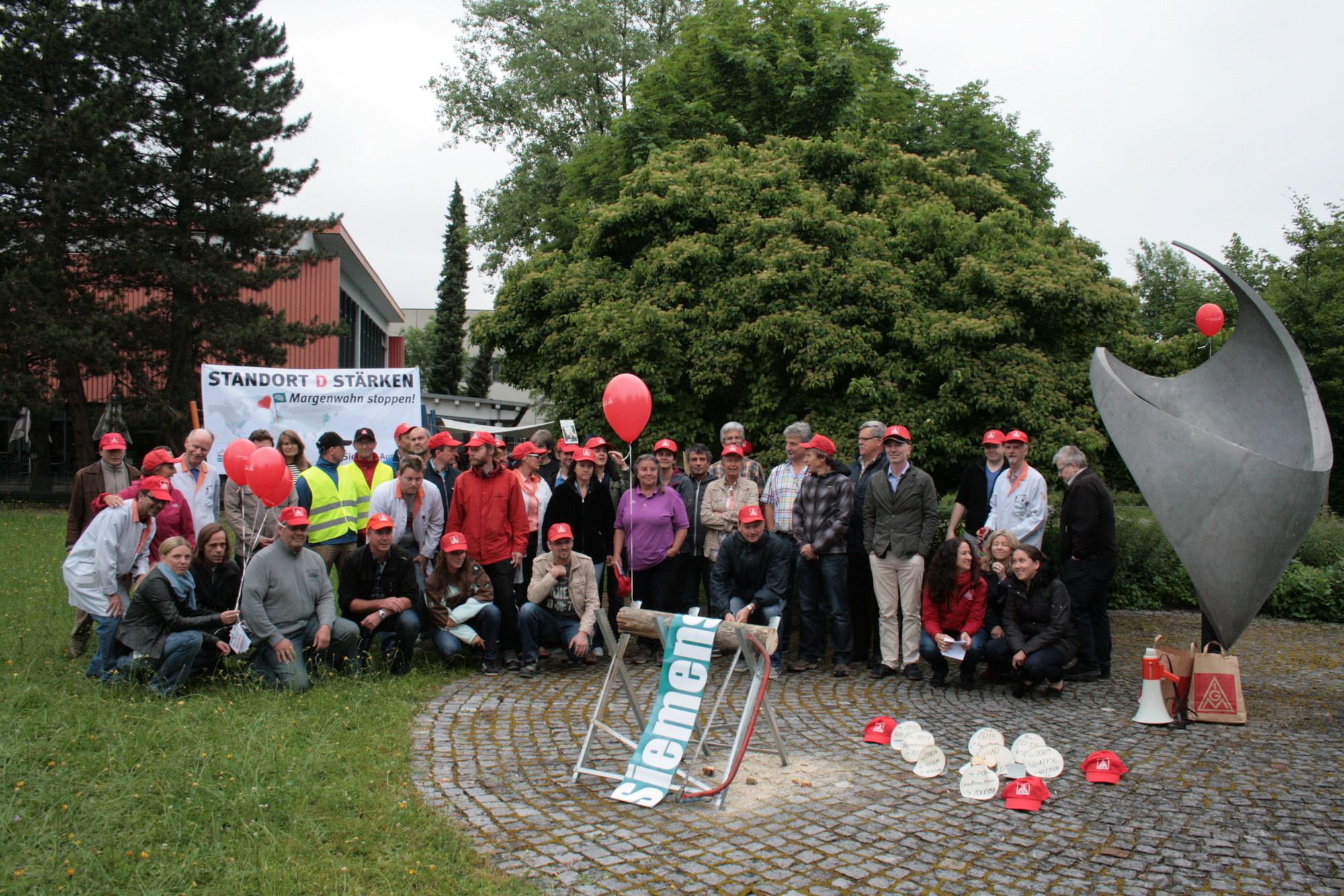 Die Siemensianer wehren sich gegen den geplanten Stellenabbau bei Siemens. Foto: B4B SCHWABEN