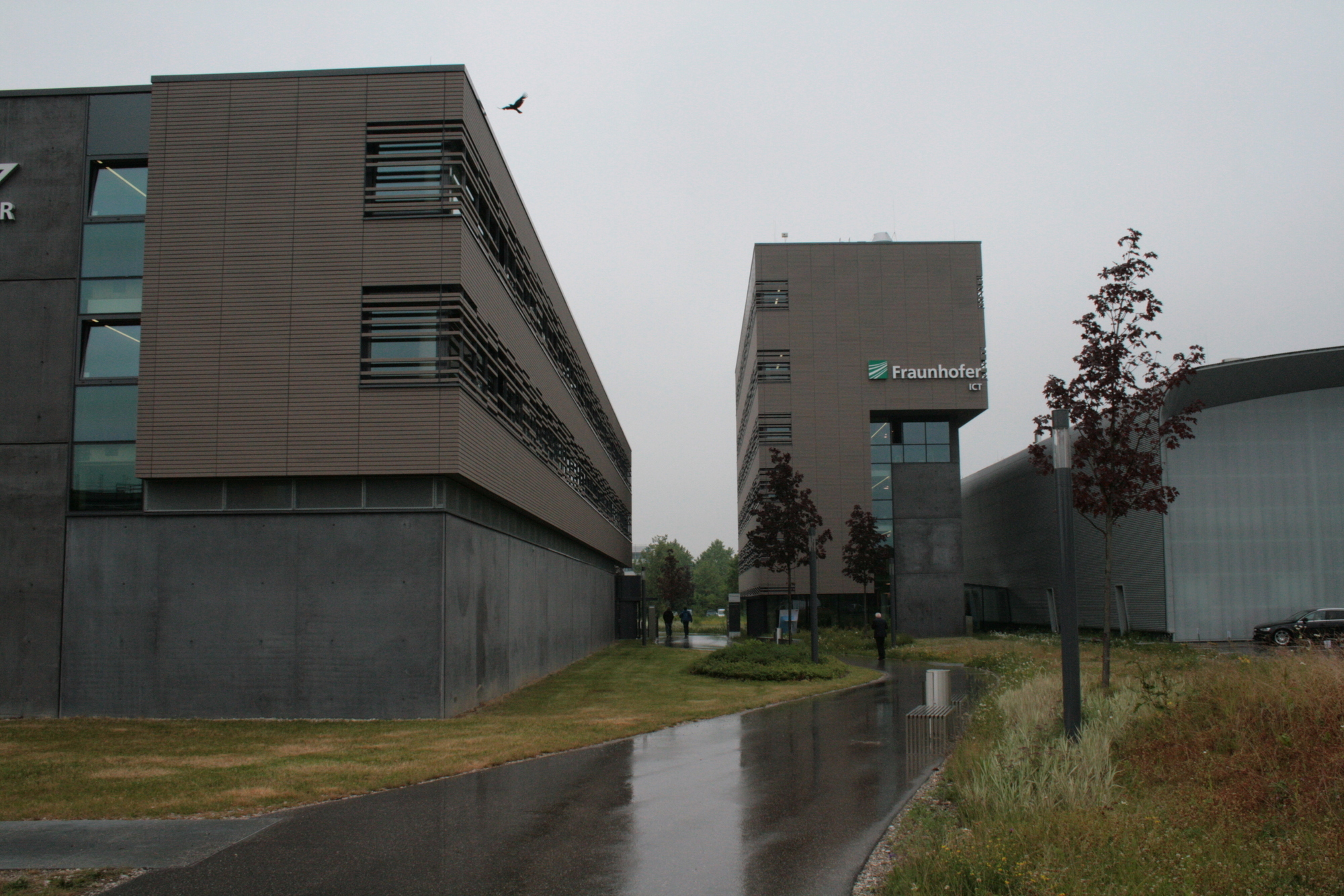 Am 8. Juni 2015 war Bayerns Wirtschaftsministerin Ilse Aigner zu Gast im Fraunhofer Institut Augsburg. Foto: B4B SCHWABEN