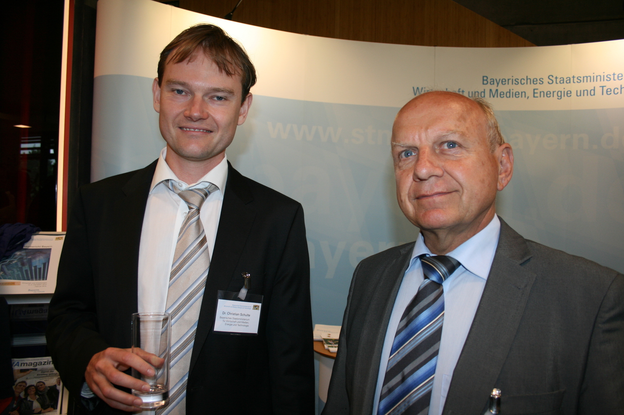 Am 8. Juni 2015 war Bayerns Wirtschaftsministerin Ilse Aigner zu Gast im Fraunhofer Institut Augsburg. Foto: B4B SCHWABEN