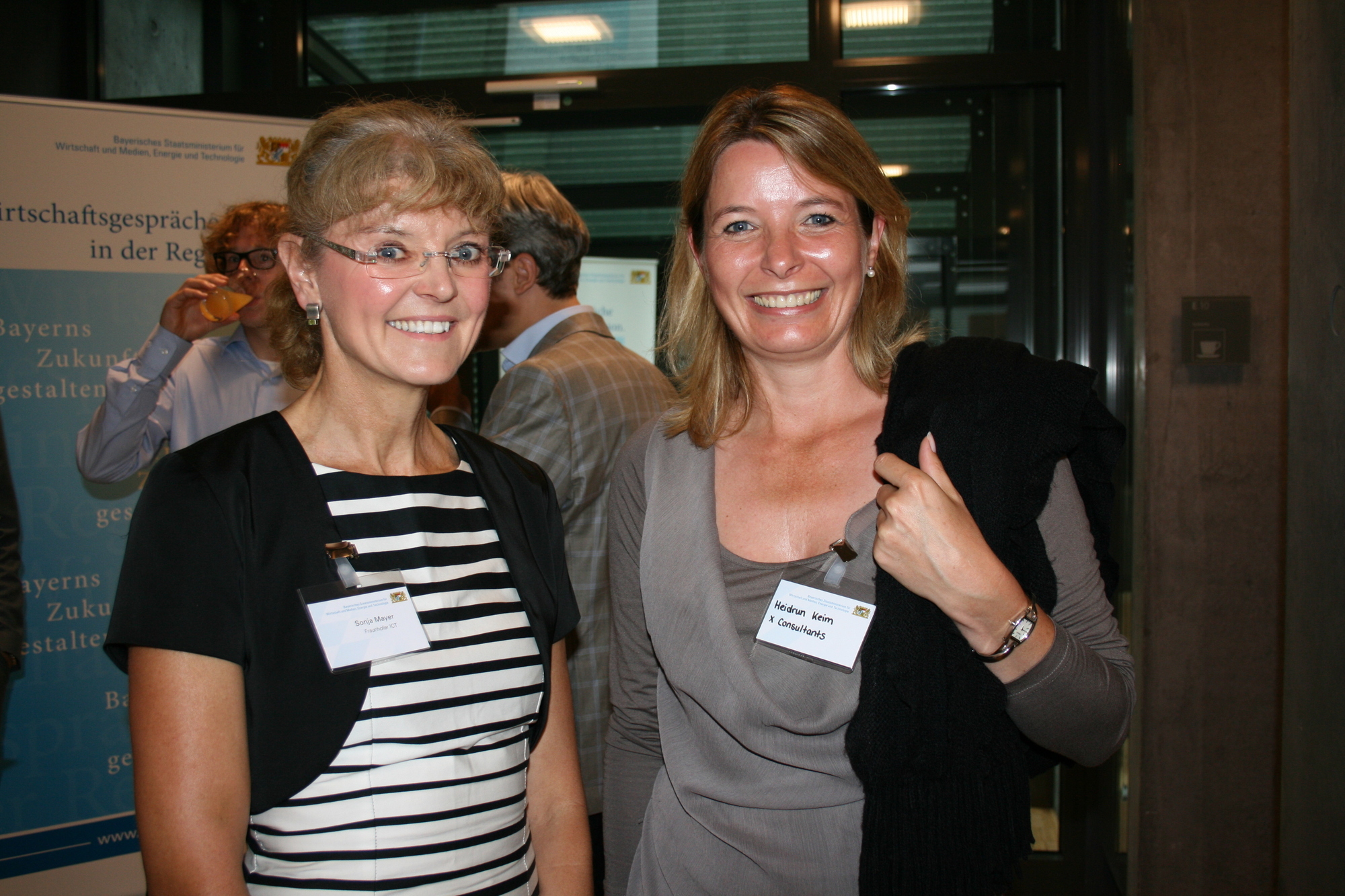 Am 8. Juni 2015 war Bayerns Wirtschaftsministerin Ilse Aigner zu Gast im Fraunhofer Institut Augsburg. Foto: B4B SCHWABEN