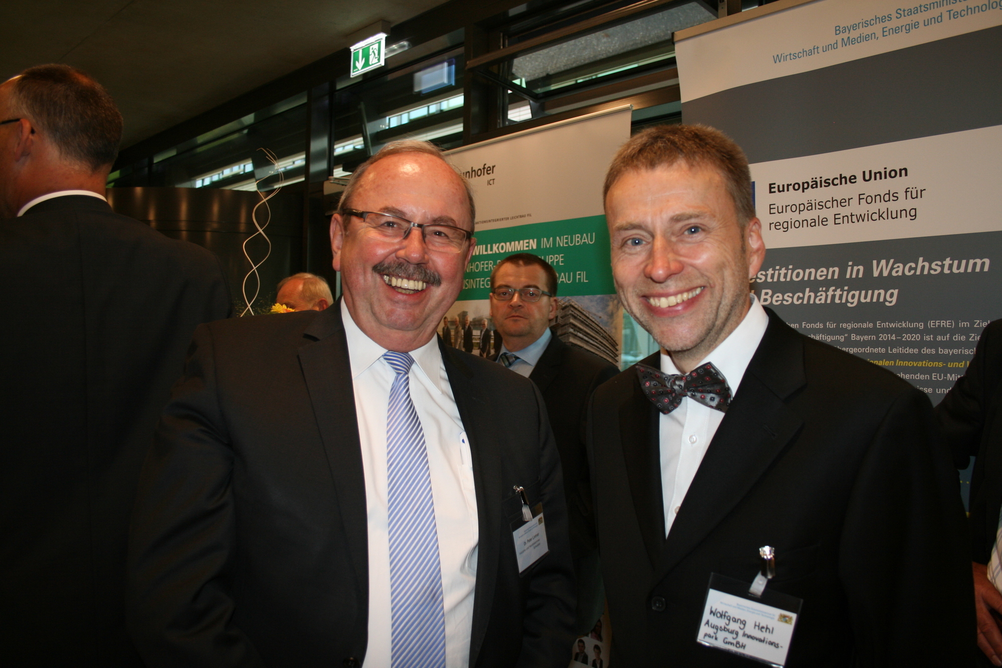 Am 8. Juni 2015 war Bayerns Wirtschaftsministerin Ilse Aigner zu Gast im Fraunhofer Institut Augsburg. Foto: B4B SCHWABEN