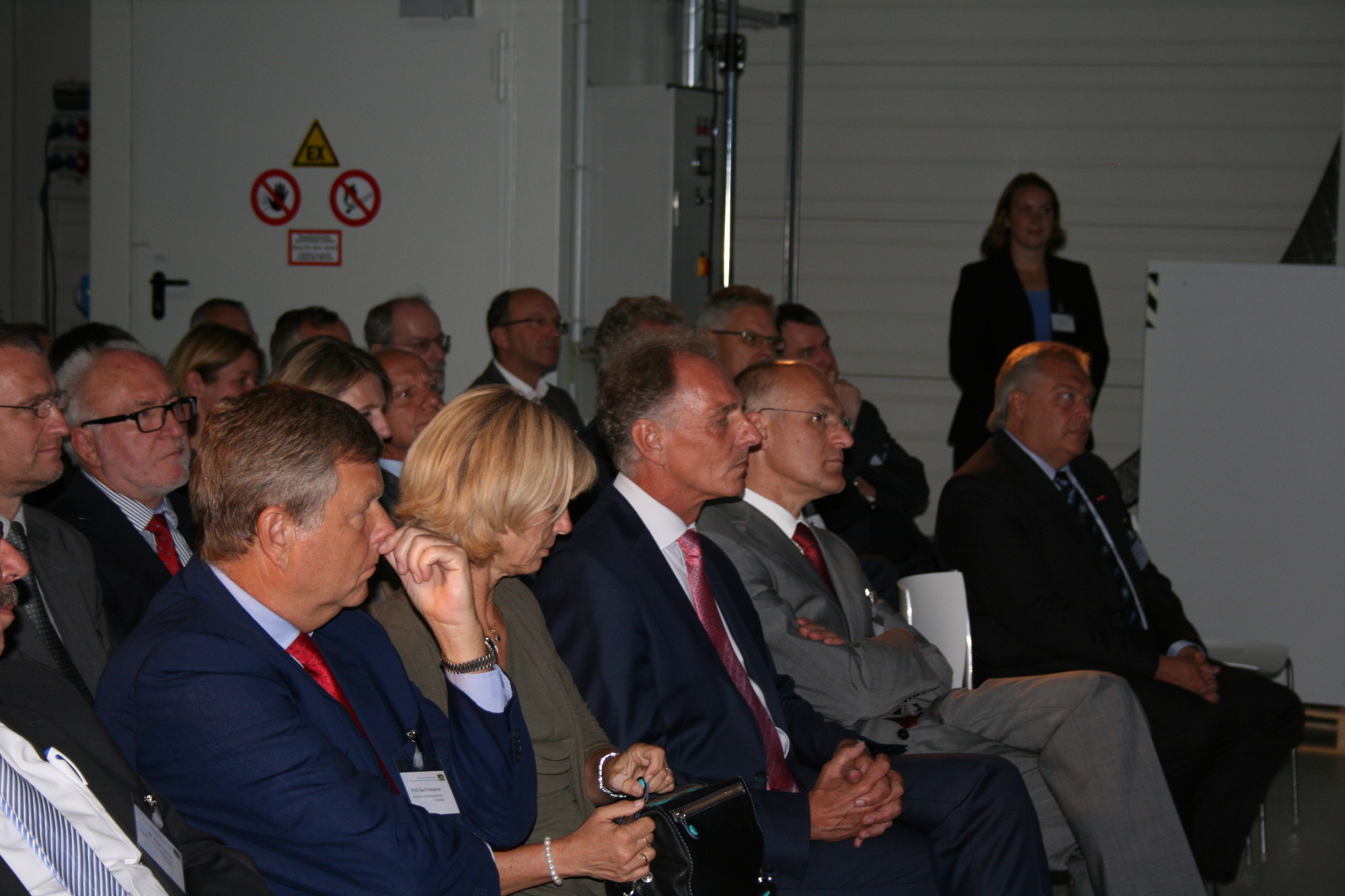 Am 8. Juni 2015 war Bayerns Wirtschaftsministerin Ilse Aigner zu Gast im Fraunhofer Institut Augsburg. Foto: B4B SCHWABEN