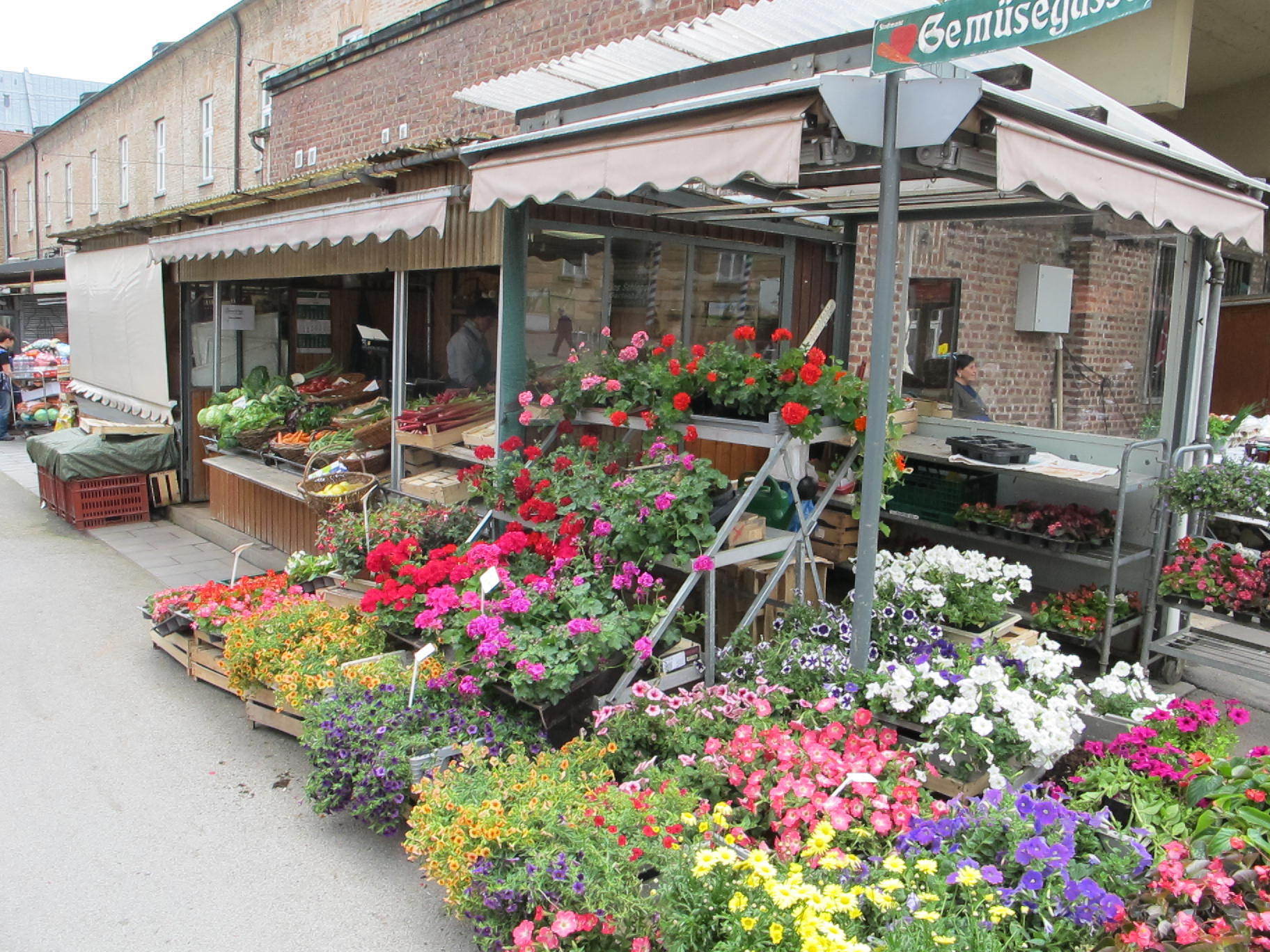 Stadtmarkt stehen Sanierungen bevor - so sieht er jetzt noch aus. Foto: B4B SCHWABEN