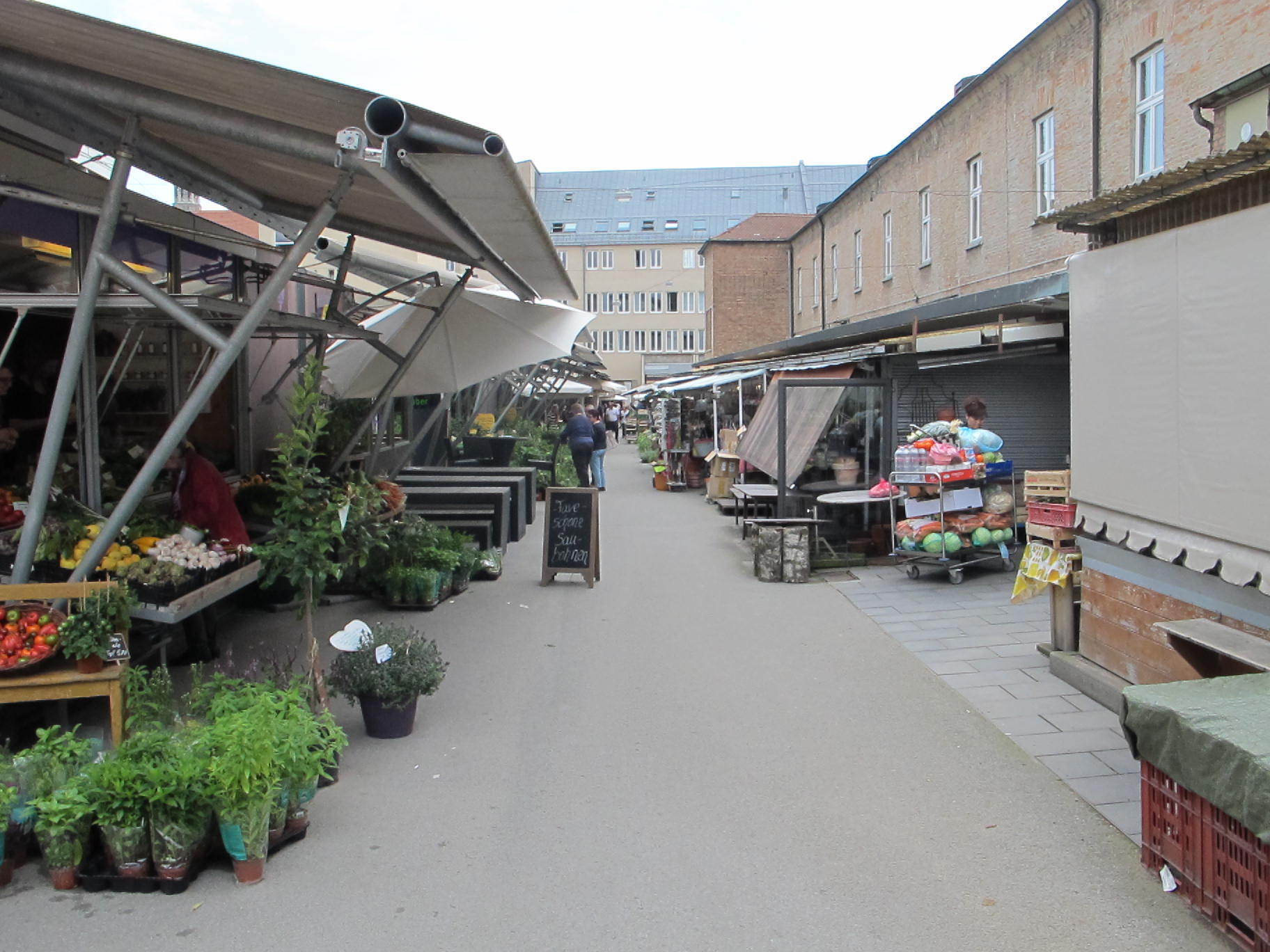Stadtmarkt stehen Sanierungen bevor - so sieht er jetzt noch aus. Foto: B4B SCHWABEN
