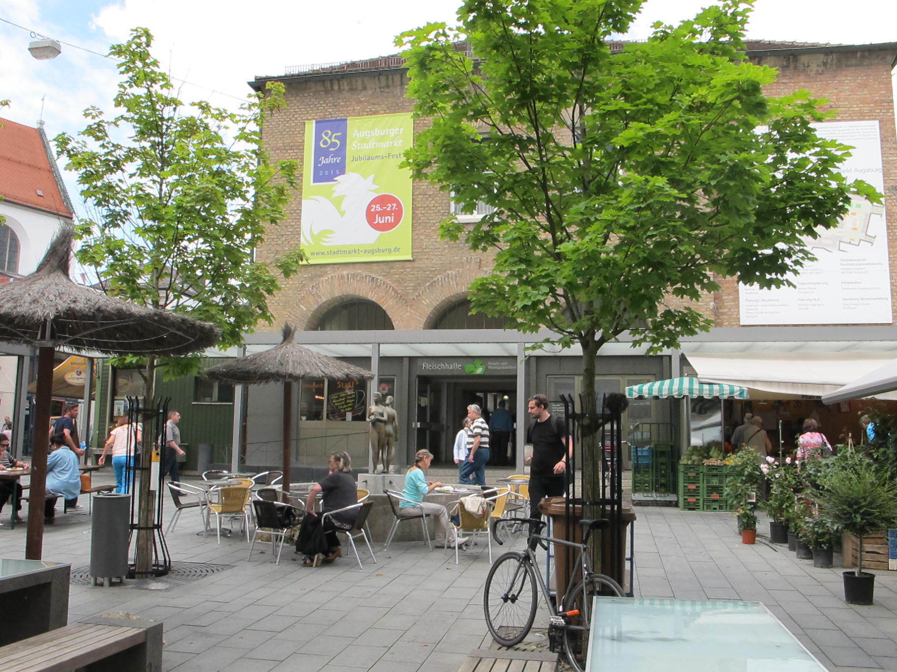 Stadtmarkt stehen Sanierungen bevor - so sieht er jetzt noch aus. Foto: B4B SCHWABEN