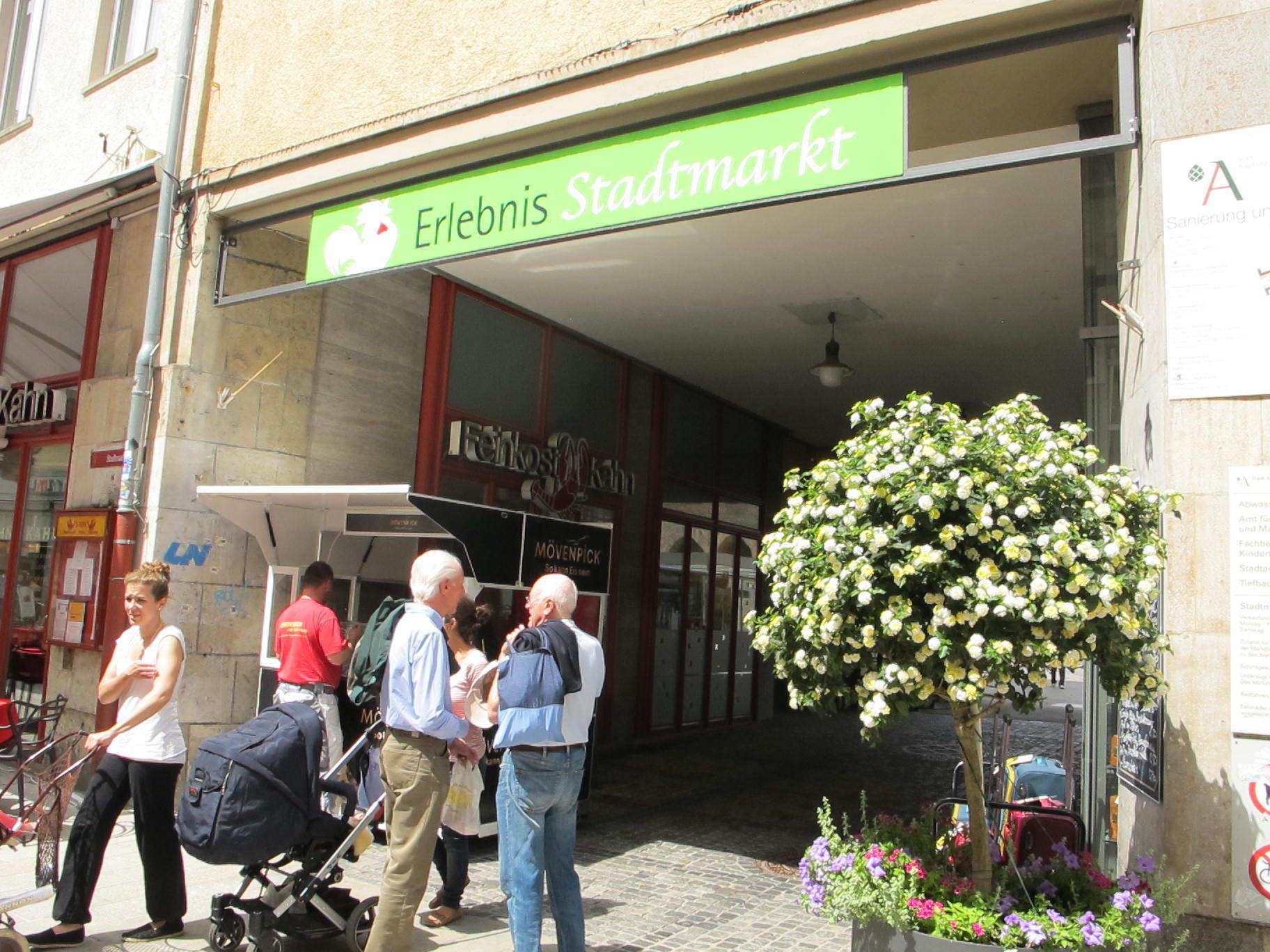 Stadtmarkt stehen Sanierungen bevor - so sieht er jetzt noch aus. Foto: B4B SCHWABEN