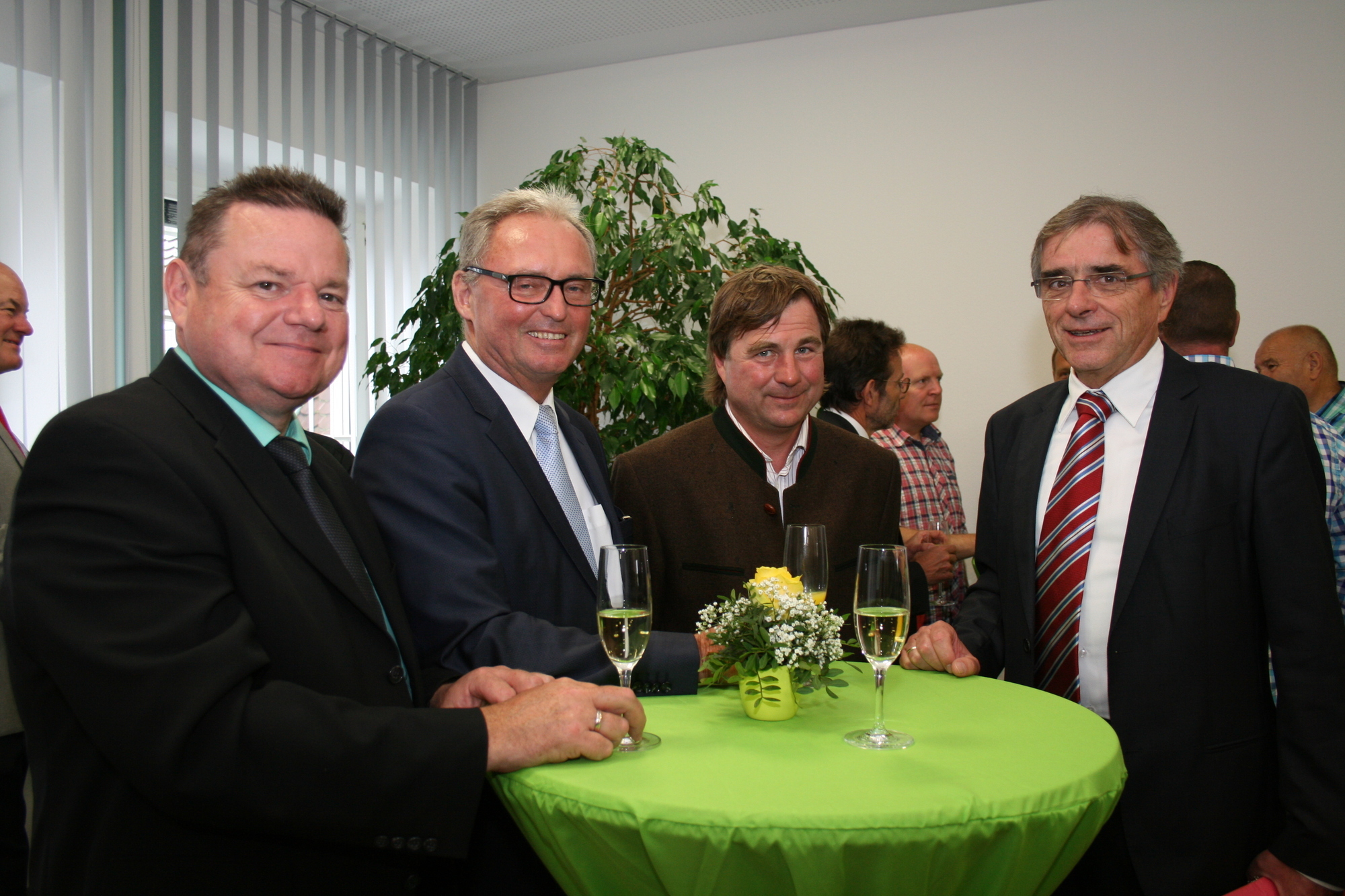 Festakt der AOK Augsburg zum Abschluss der Sanierungsarbeiten. Foto: B4B SCHWABEN