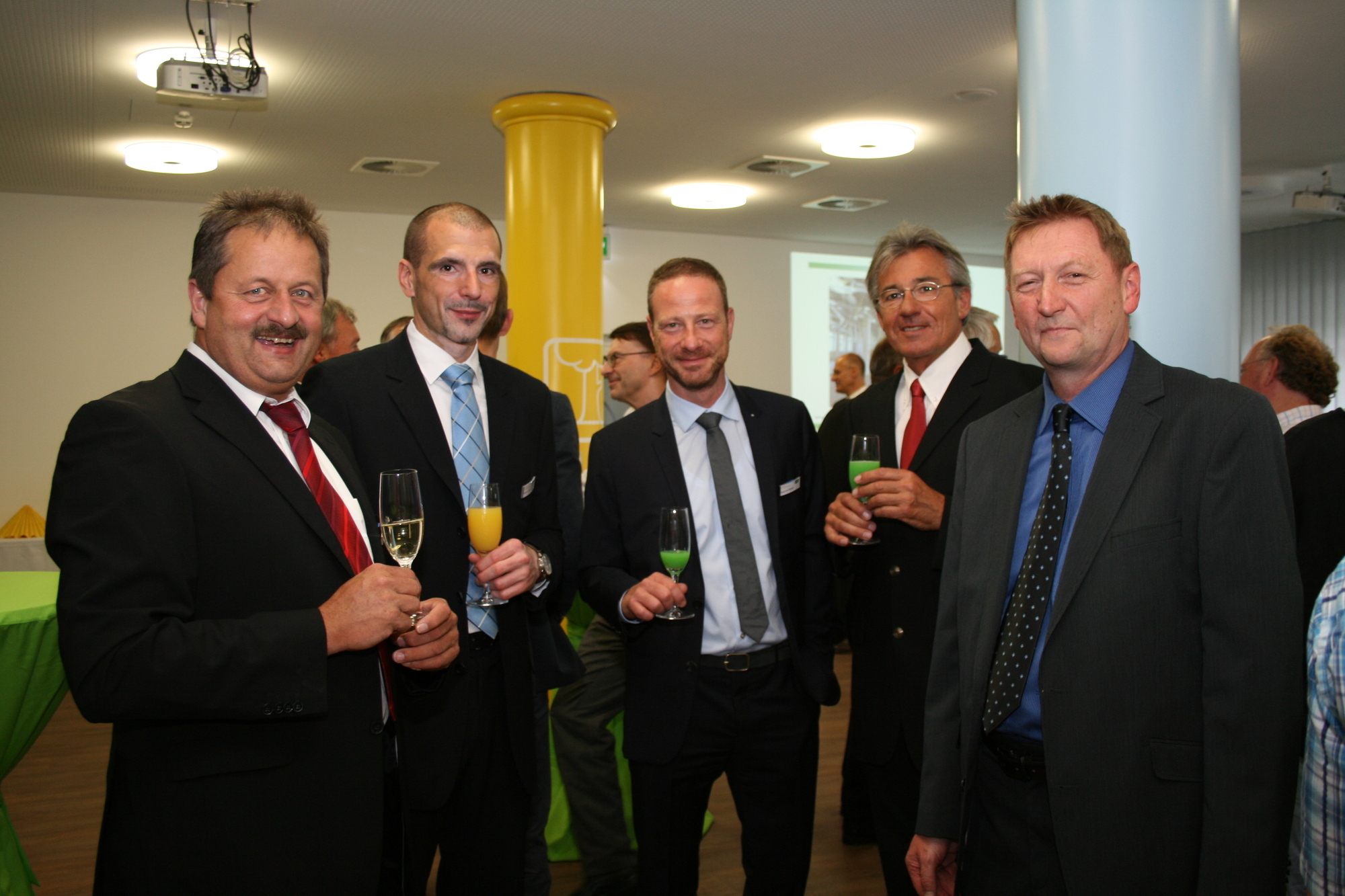 Festakt der AOK Augsburg zum Abschluss der Sanierungsarbeiten. Foto: B4B SCHWABEN