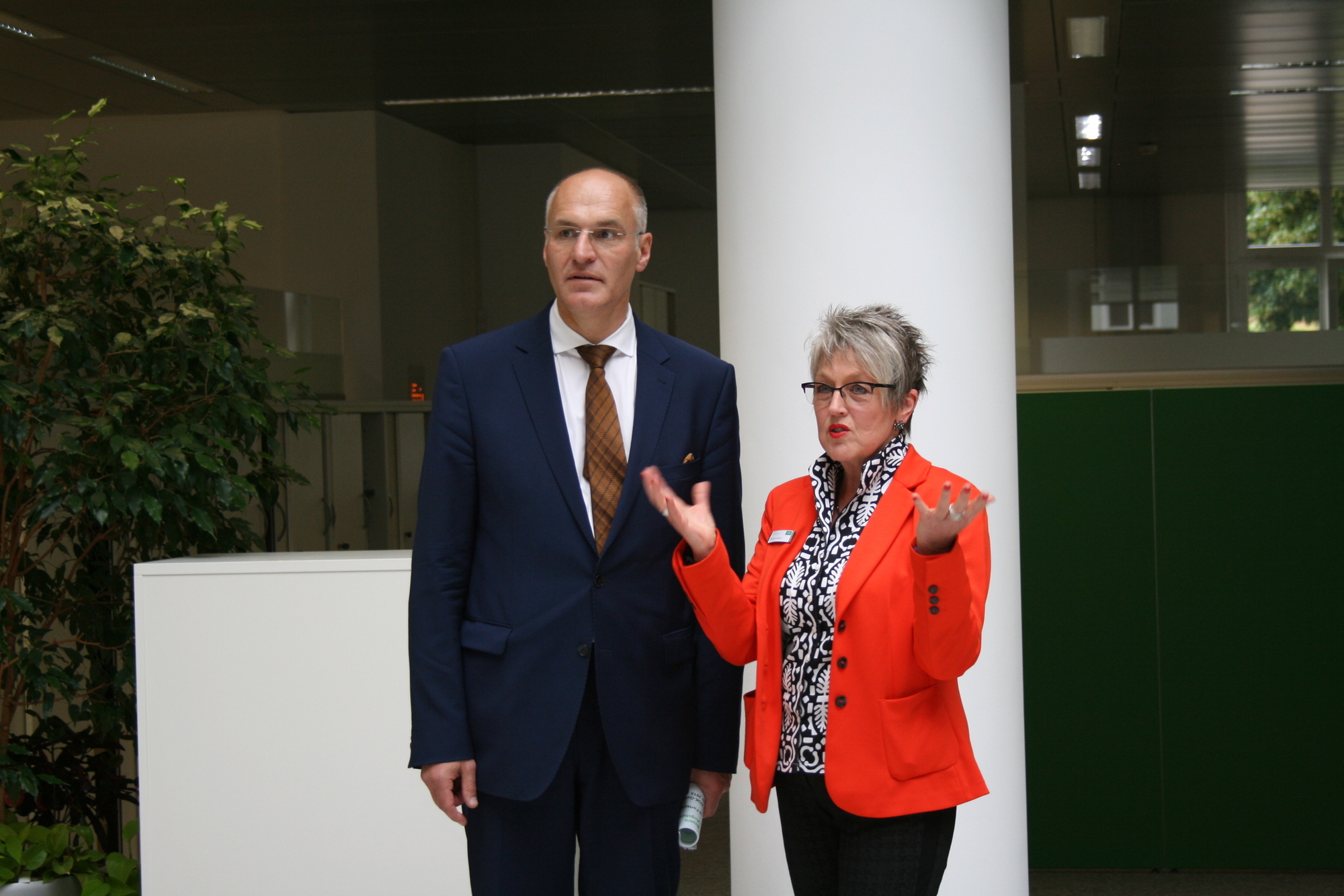 Festakt der AOK Augsburg zum Abschluss der Sanierungsarbeiten. Foto: B4B SCHWABEN
