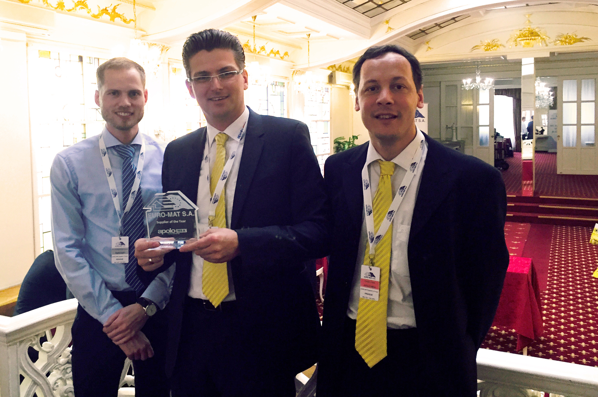 Apolo MEA erhält Euro-Mat Auszeichnung als "Lieferant des Jahres 2014". Foto:Apolo MEA Befestigungssysteme GmbH