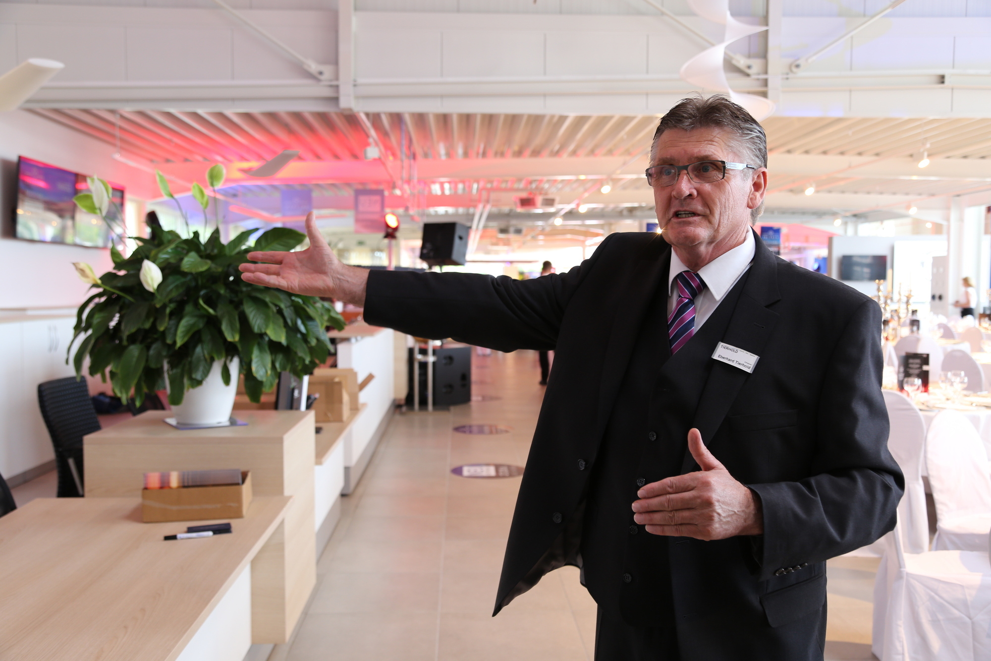 Autohaus Tierhold feiert Neueröffnung nach großem Umbau. Foto: B4B SCHWABEN