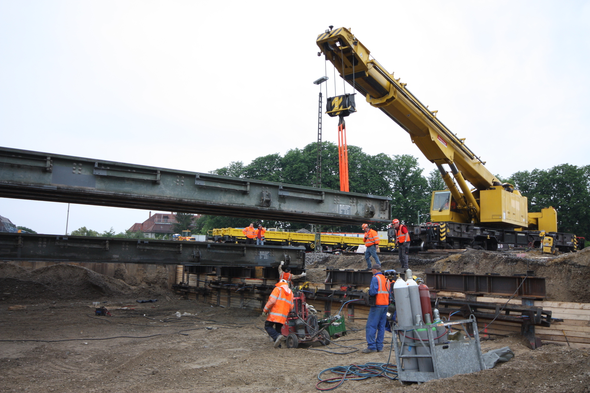 In fünf Gütergleise am Hauptbahnhof wurden Behelfsbrücken eingebaut. Foto: swa