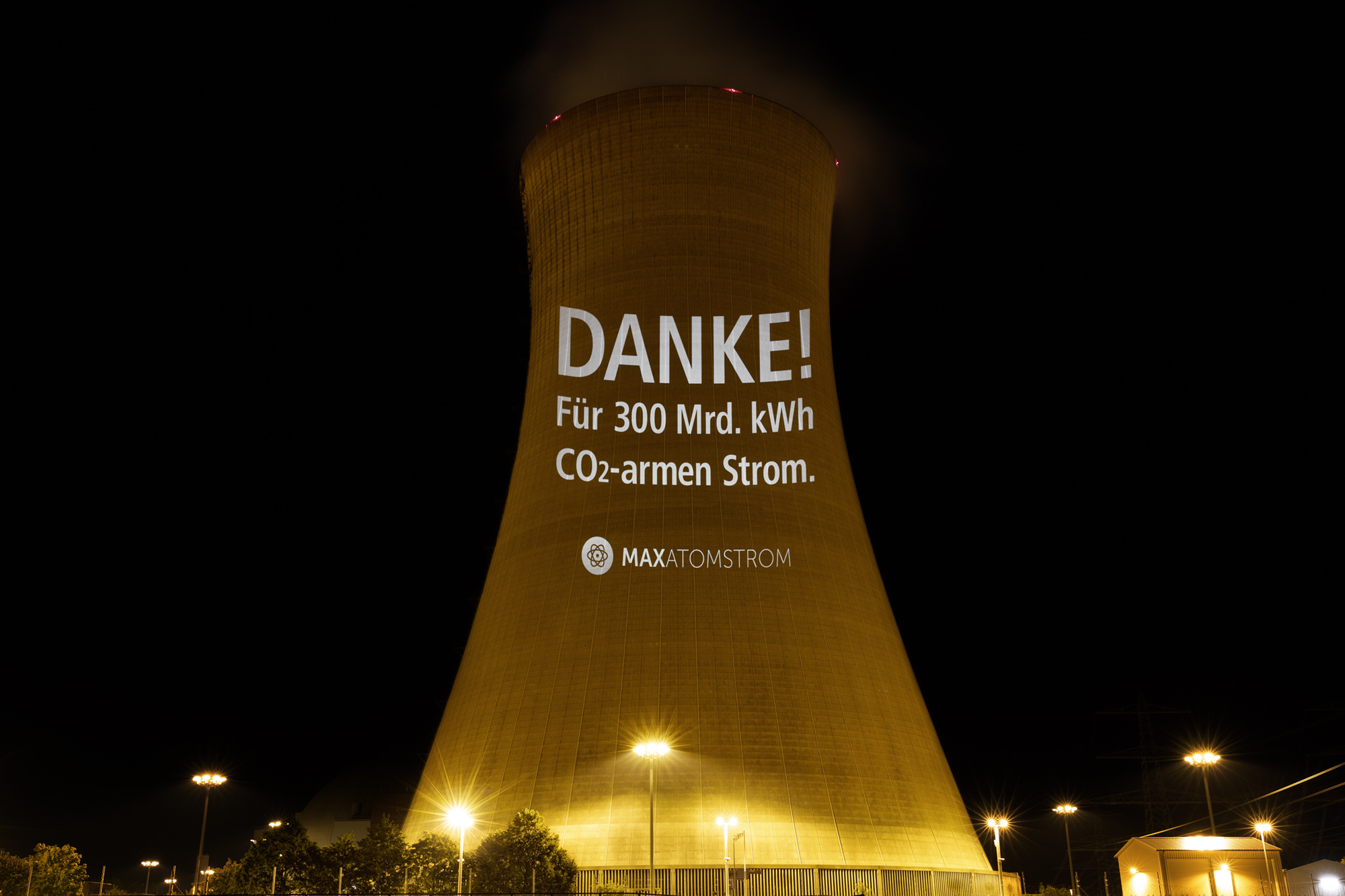 MAXATOMSTROM protestiert gegen die Stilllegung des AKW Grafenrheinfeld. Foto: MAXATOMSTROM