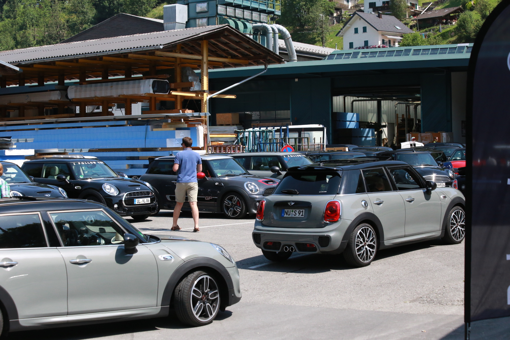 Reisacher bringt 152 MINIs auf die Straße bei MINIS ON TOUR 5.0