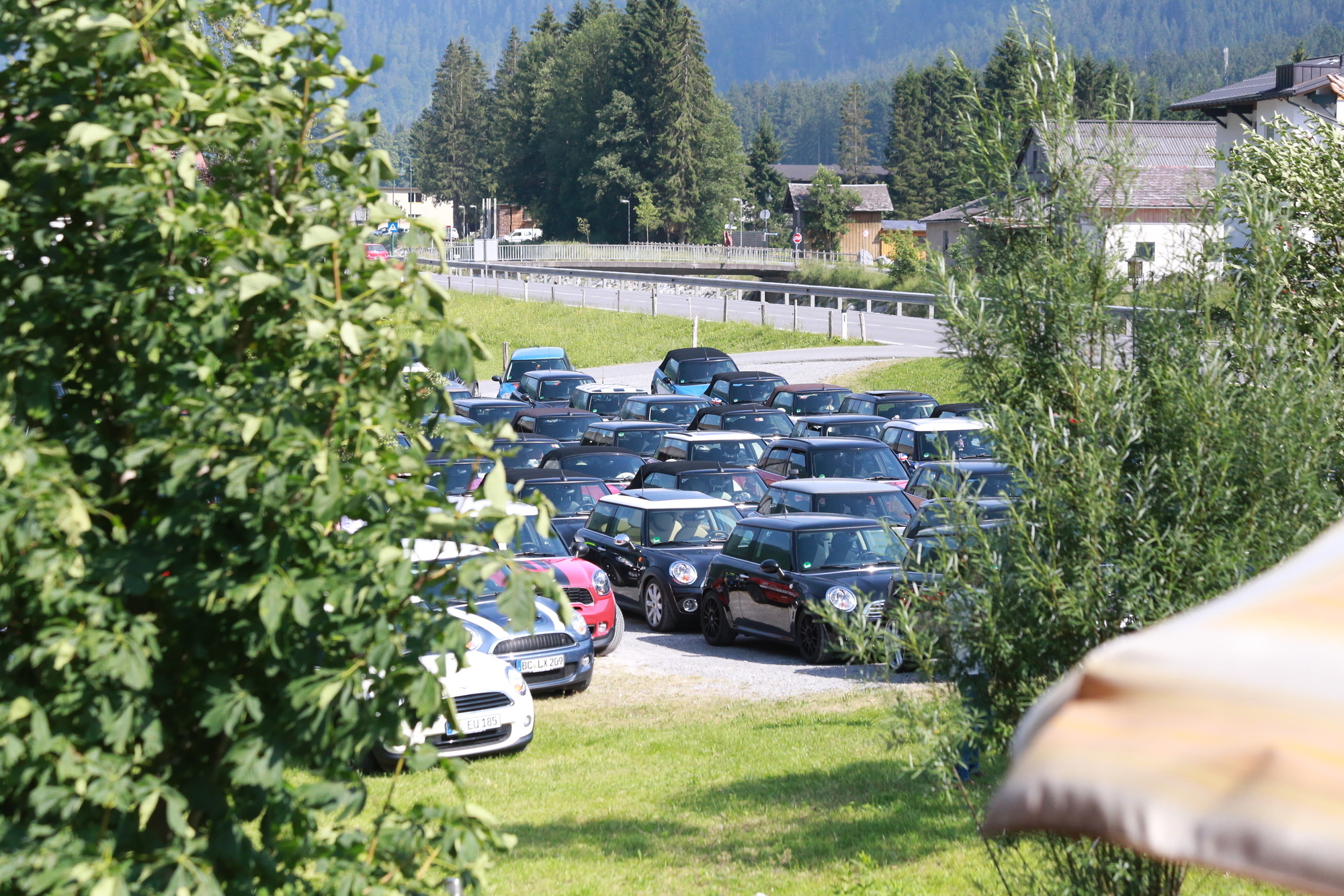 Reisacher bringt 152 MINIs auf die Straße bei MINIS ON TOUR 5.0