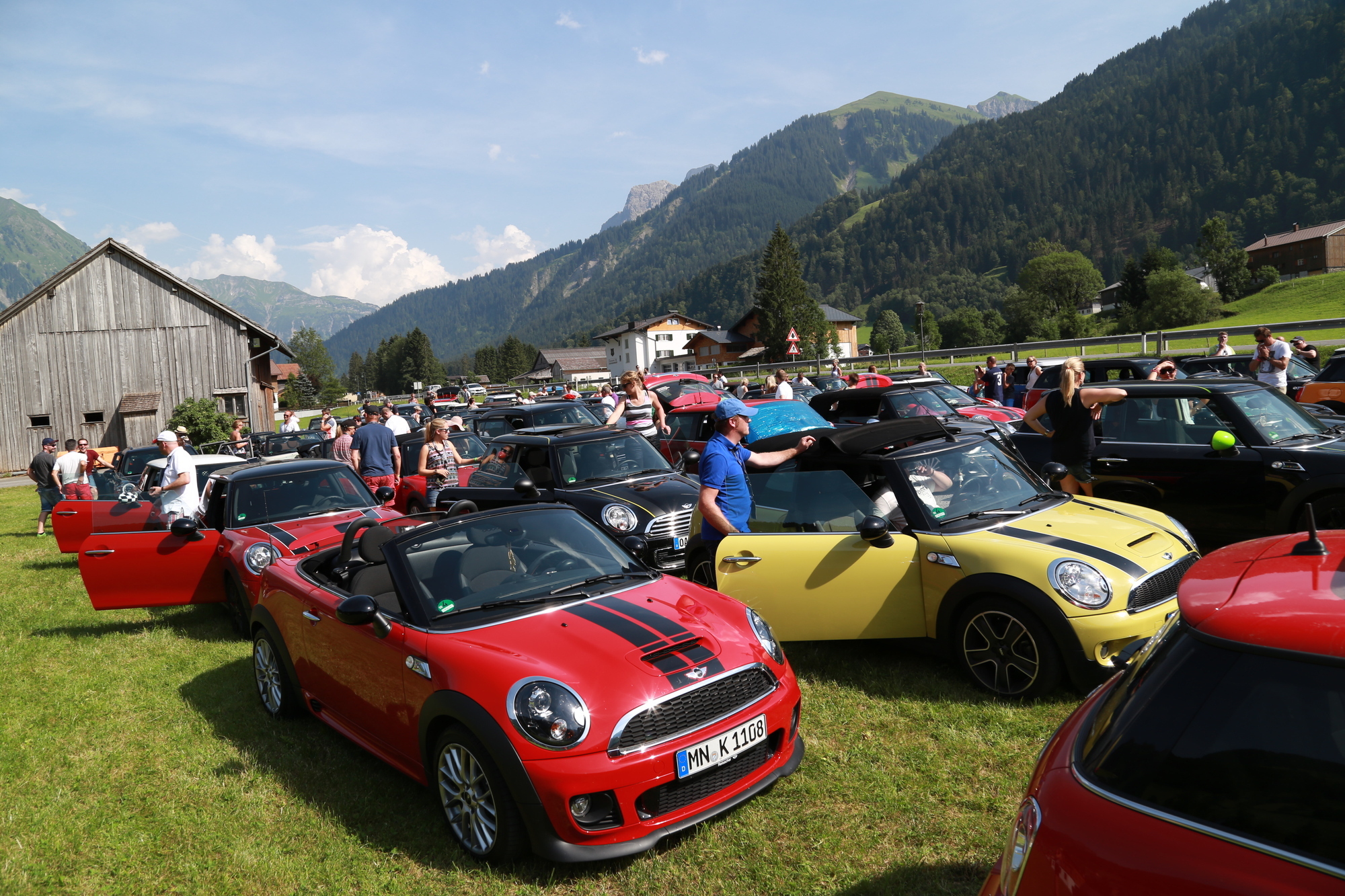 Reisacher bringt 152 MINIs auf die Straße bei MINIS ON TOUR 5.0