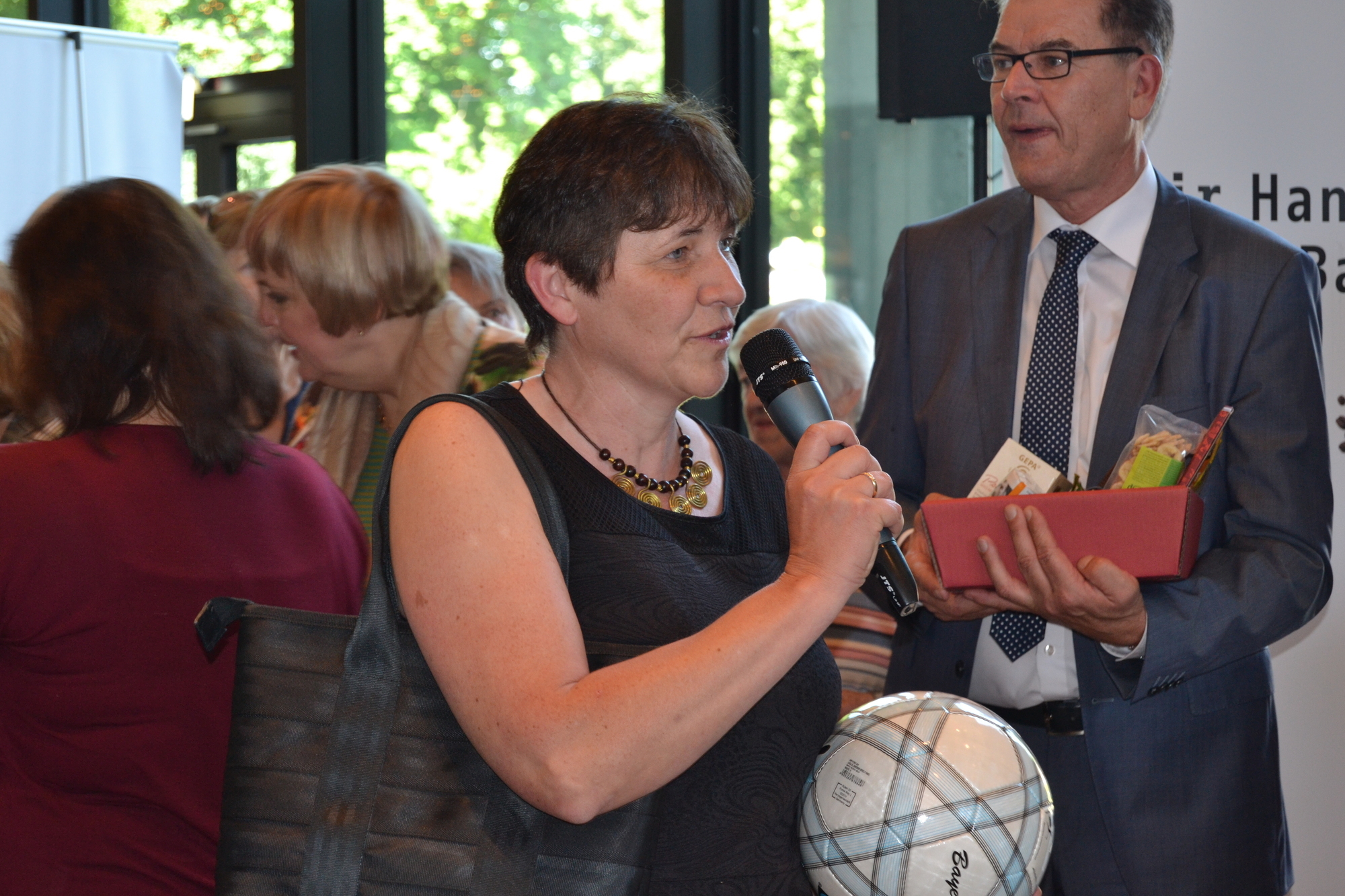 Bei der Fair Handels Messe Bayern trafen sich die wichtigen Vertreter des Fairen Handels in Bayern. Foto: B4B SCHWABEN