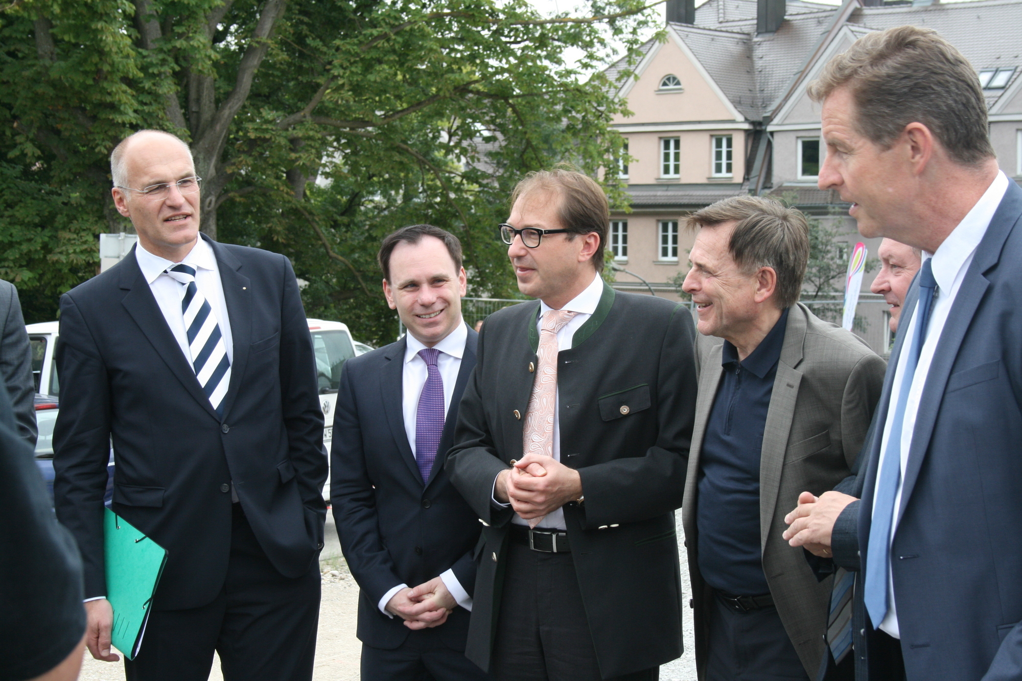 Am 13. Juli 2015 fiel der symbolische Startschuss für das Projekt Augsburg City Hauptbahnhof. Foto: B4B SCHWABEN