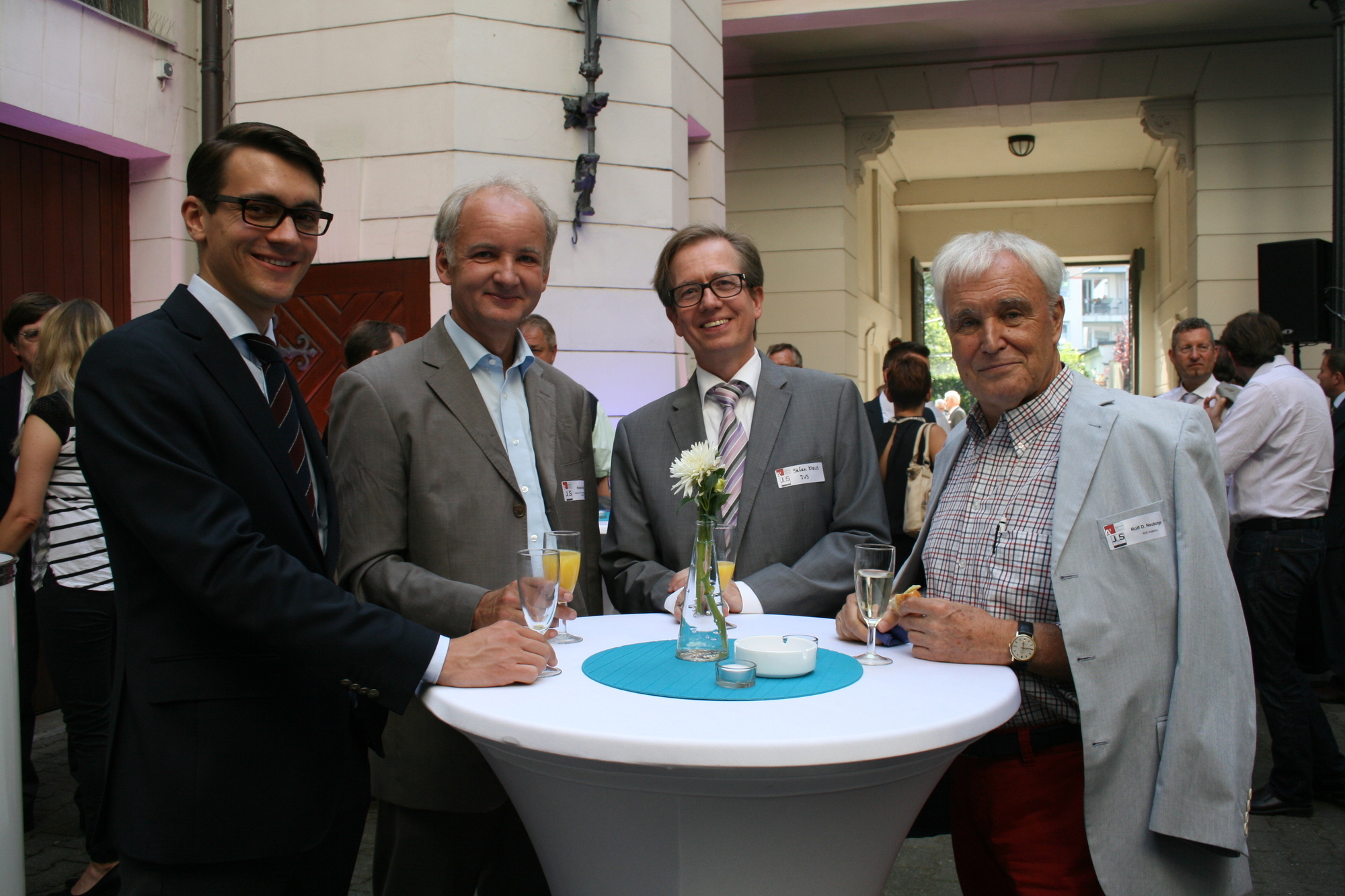 250 Gäste feiern beim A³ Sommerfest im Martini-Palais. Foto: B4B SCHWABEN
