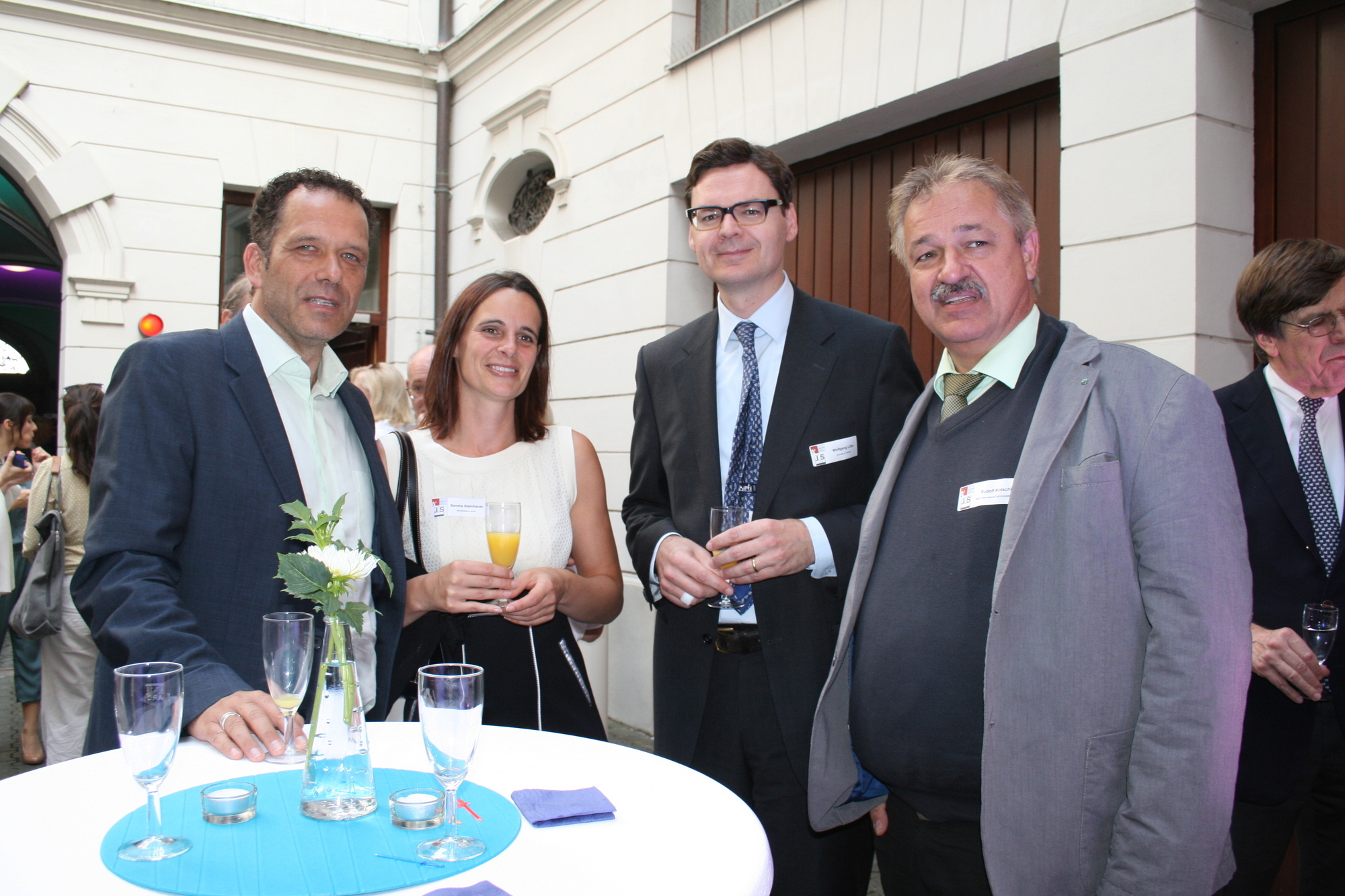 250 Gäste feiern beim A³ Sommerfest im Martini-Palais. Foto: B4B SCHWABEN