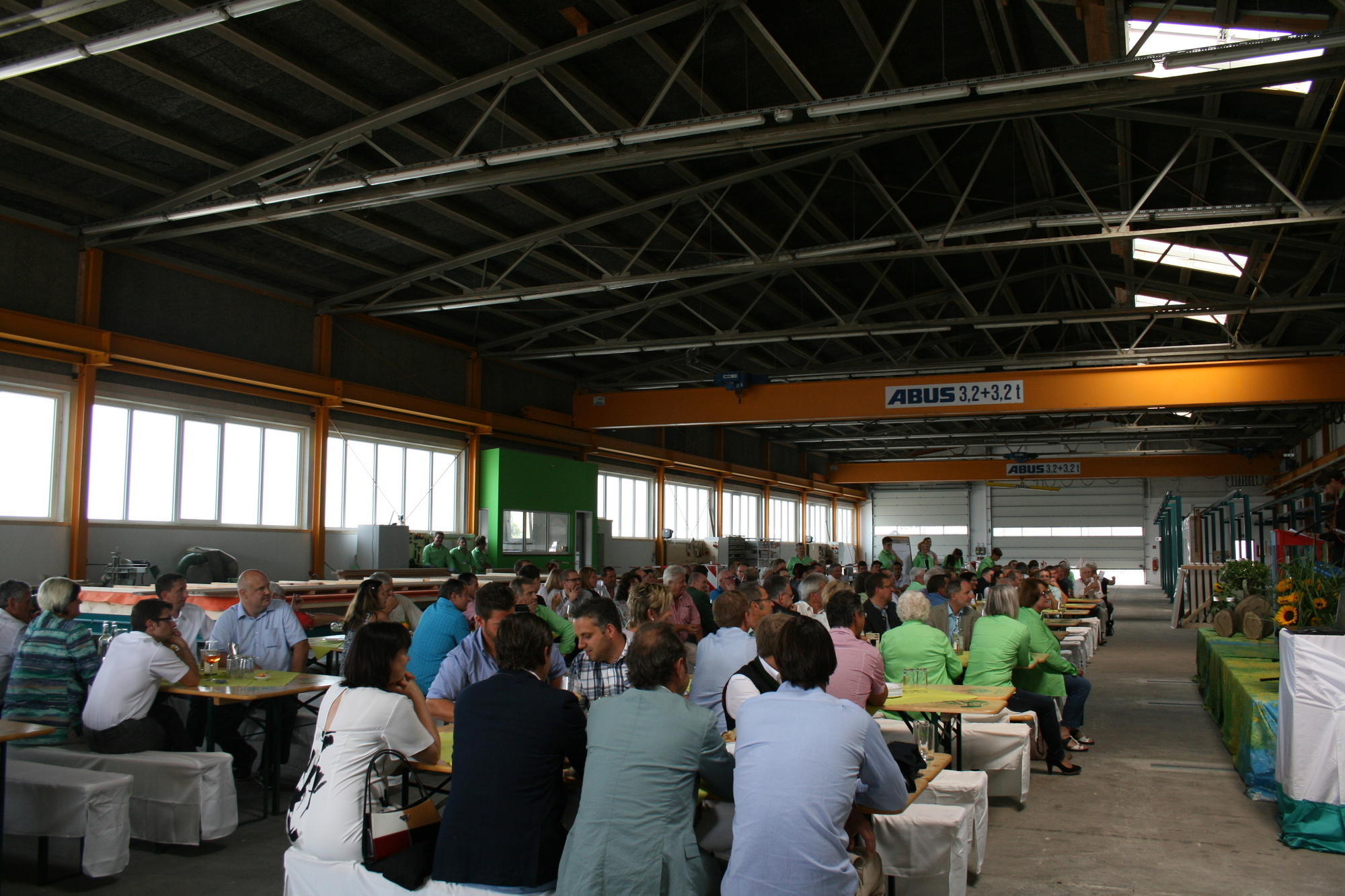 SÄBU Holzbau GmbH feiert mit über 100 Gästen sein 50jähriges Bestehen. Foto: B4B SCHWABEN