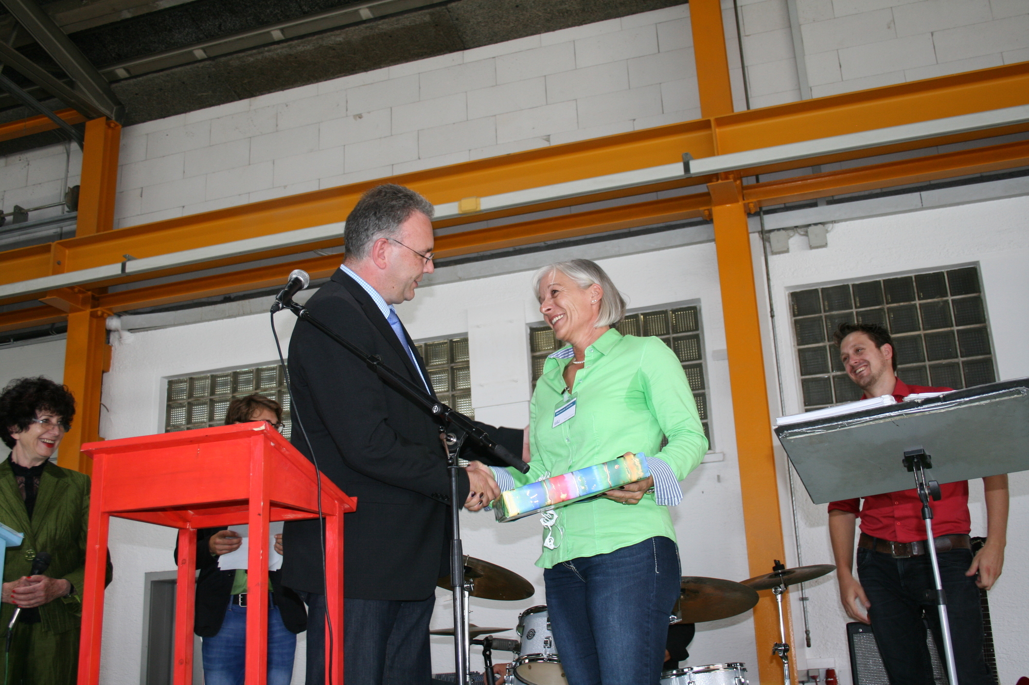 SÄBU Holzbau GmbH feiert mit über 100 Gästen sein 50jähriges Bestehen. Foto: B4B SCHWABEN