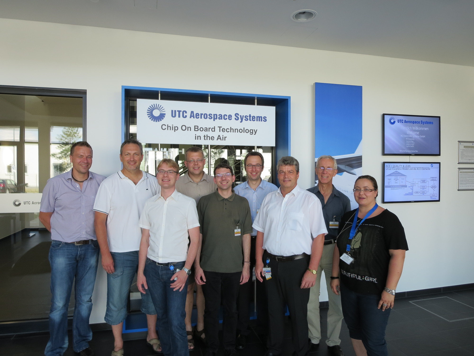 Die Wirtschaftsjunioren Donau-Ries zu Gast bei HS Elektronik Systeme. Foto: WJ Donau-Ries