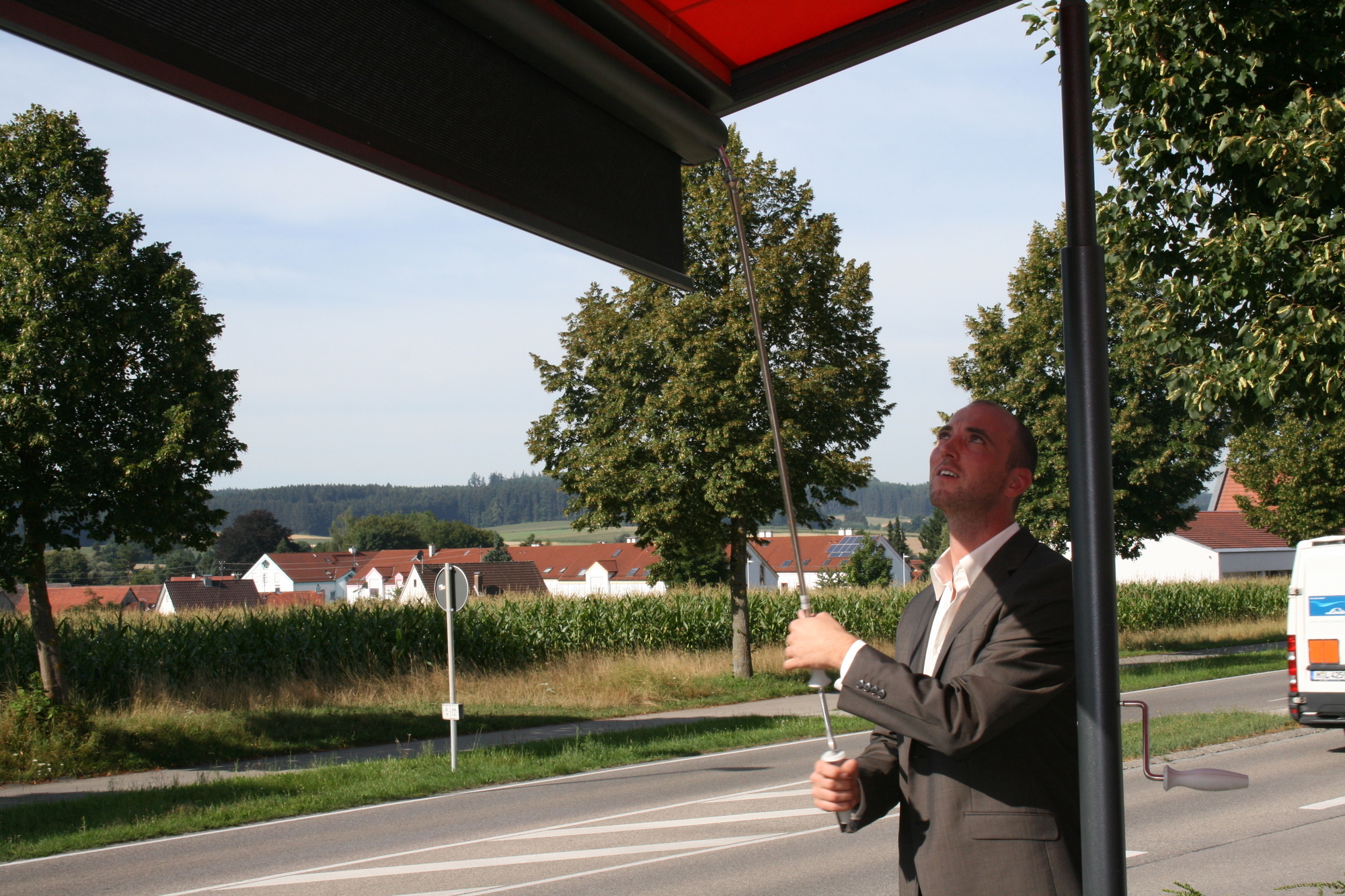 Am 4. August 2015 besuchten Landrat Martin Sailer und Horgaus Bgm. Thomas Hafner AKZENT-Wintergarten. Foto: B4B SCHWABEN