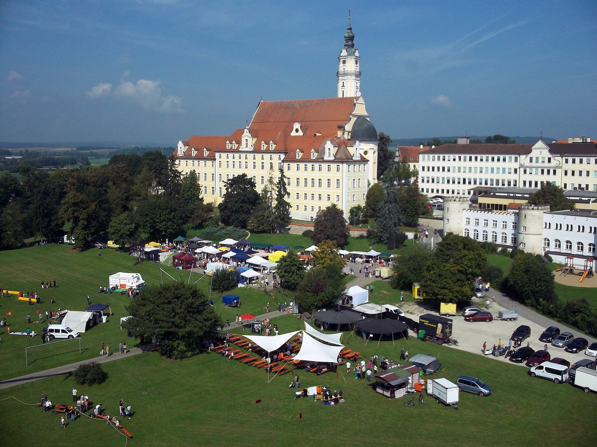 Der Donauwörther Ökomarkt von oben. Foto: Luftbild Frank Felten