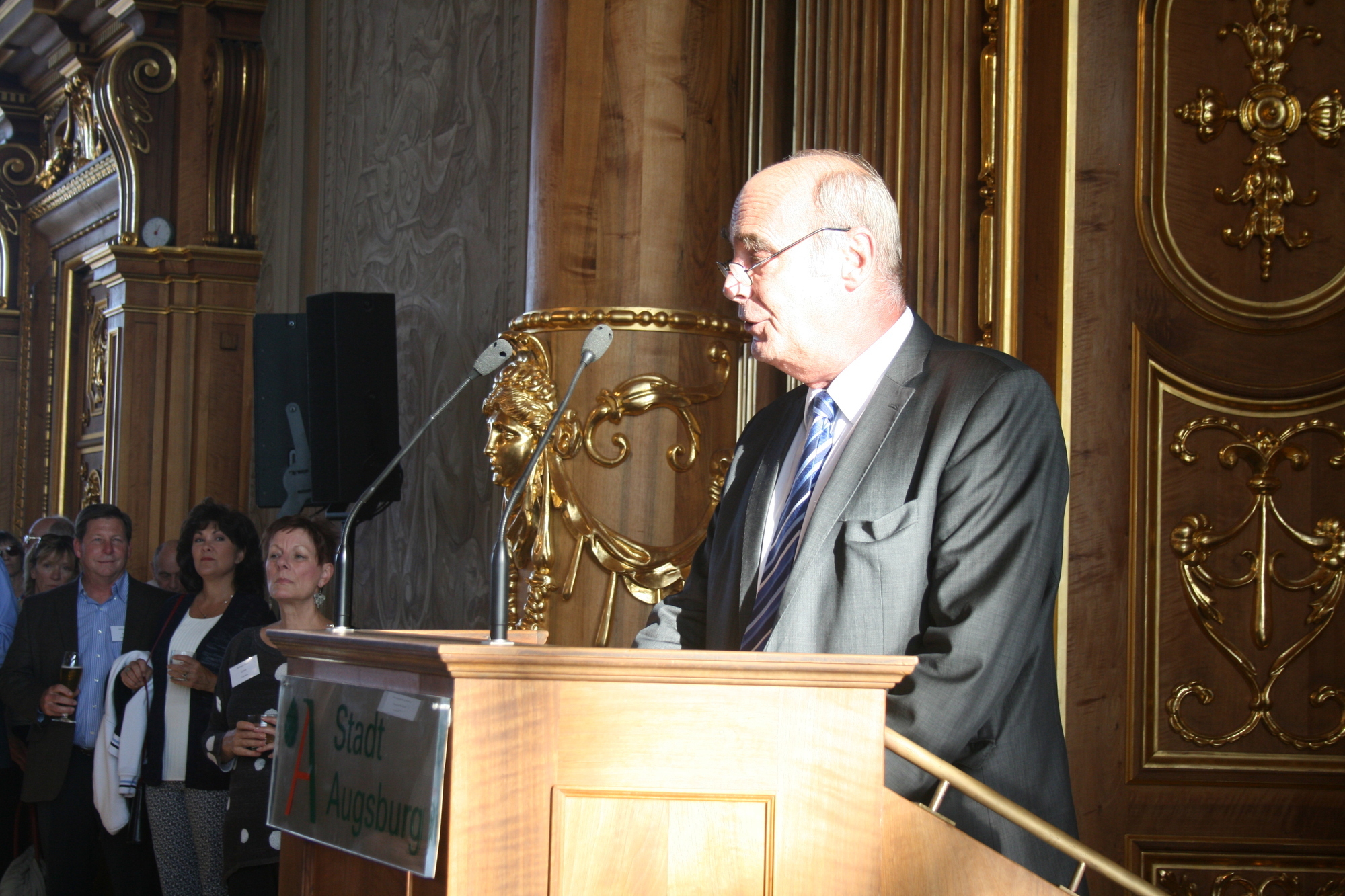 Am 25. August empfing OB Dr. Kurt Gribl rund 250 Gäste der ISASI im Goldenen Saal des Augsburger Rathauses. Foto: B4B SCHWABEN