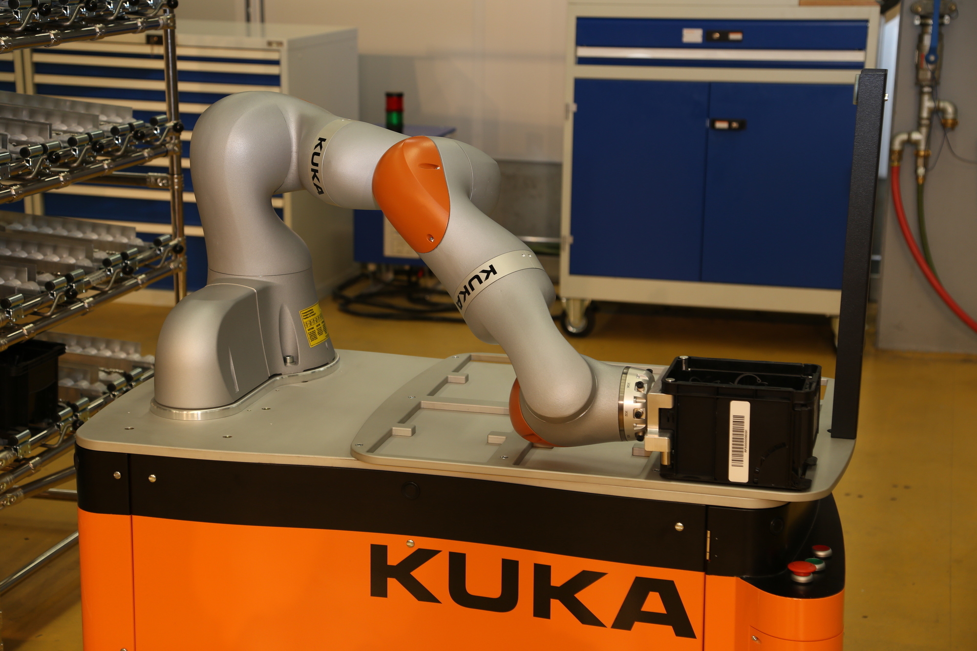 KUKA stellt für Innovation Award LBR iiwa und flexFellow zur Verfügung. Foto: B4B SCHWABEN