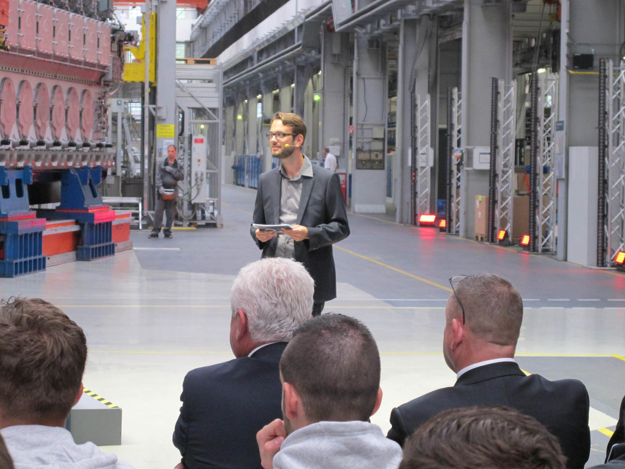 MAN stellt Mannschaftsbus für den FCA. Foto: B4B SCHWABEN