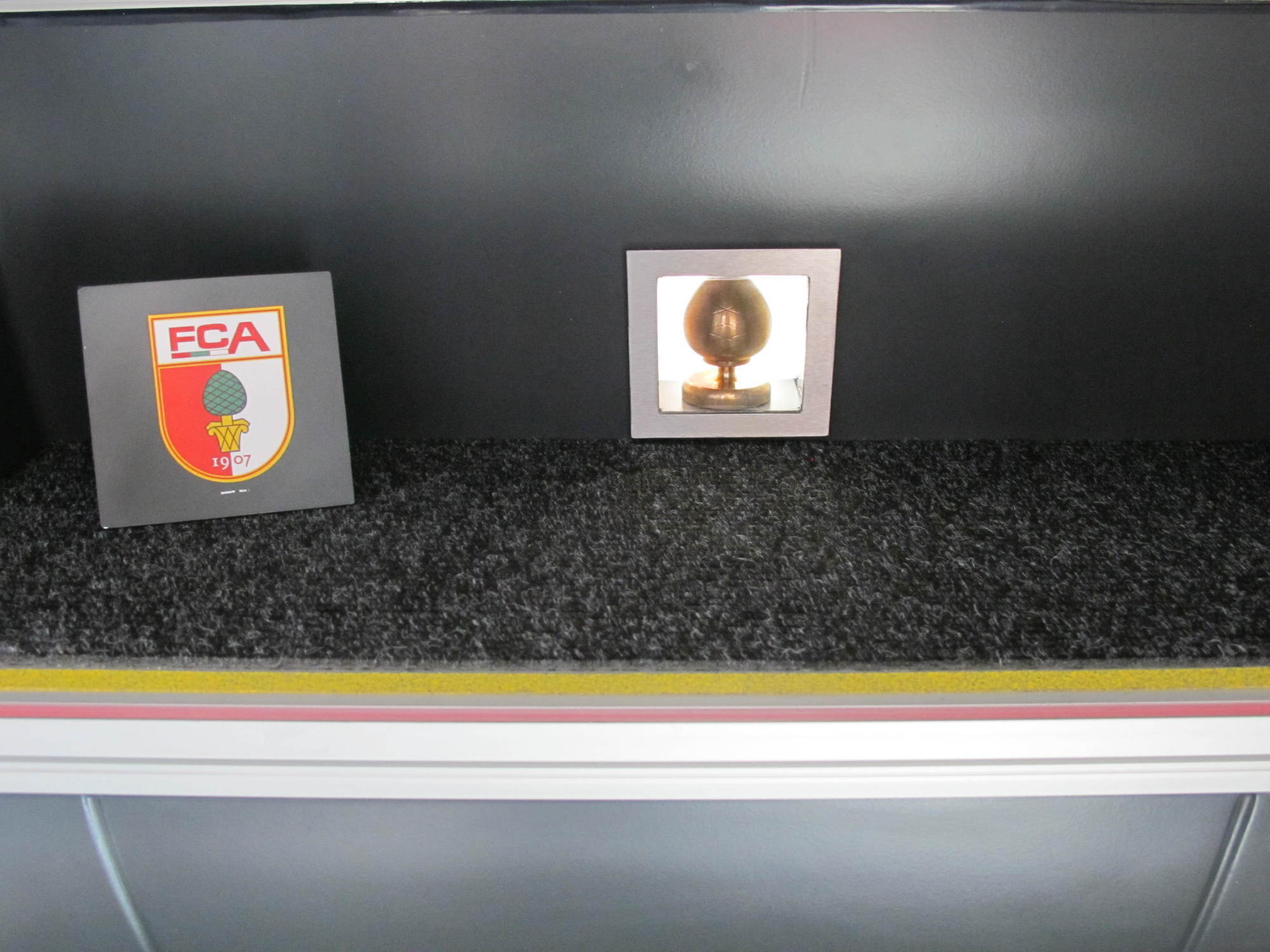 MAN stellt Mannschaftsbus für den FCA. Foto: B4B SCHWABEN