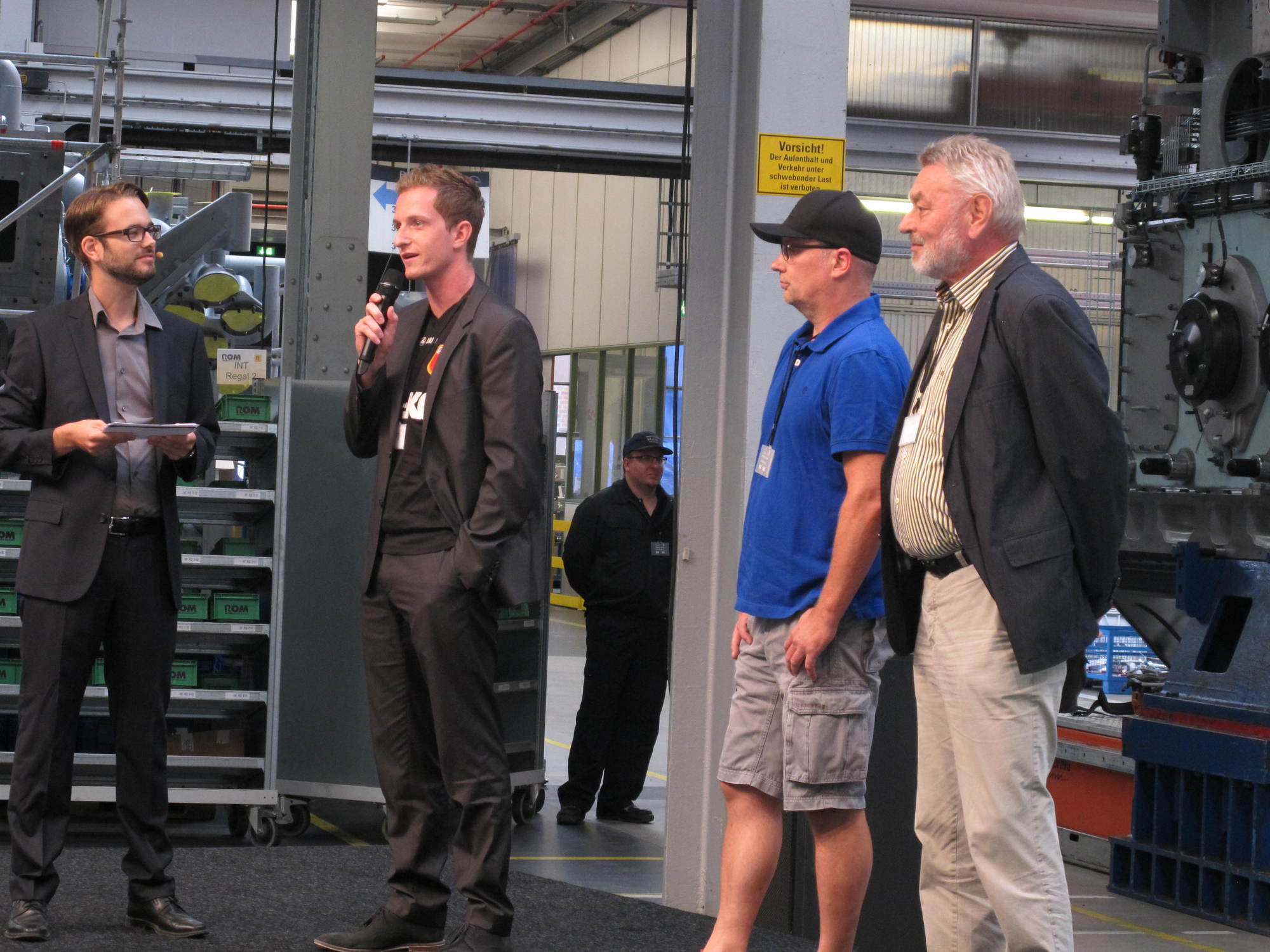 MAN stellt Mannschaftsbus für den FCA. Foto: B4B SCHWABEN