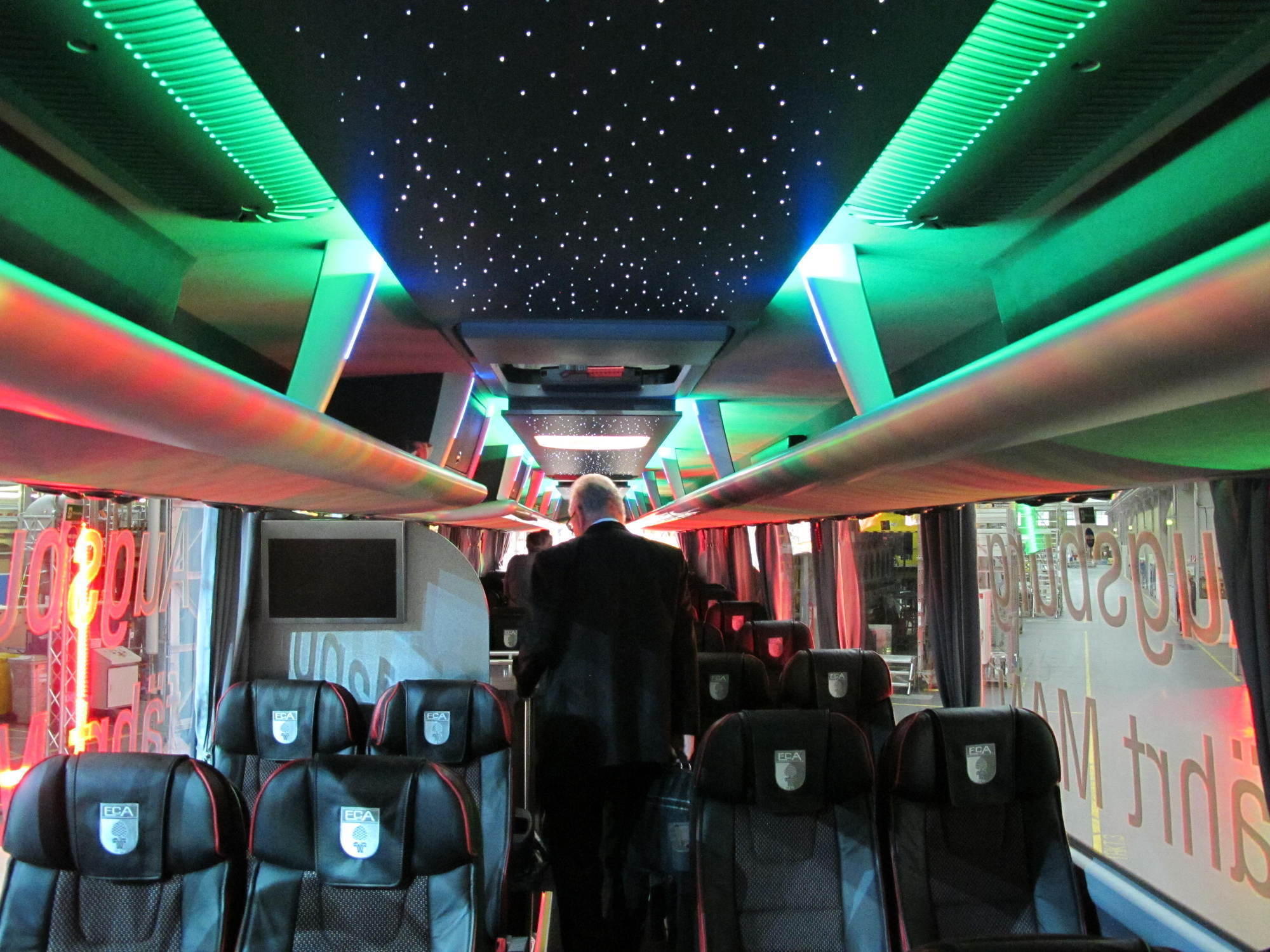 MAN stellt Mannschaftsbus für den FCA. Foto: B4B SCHWABEN