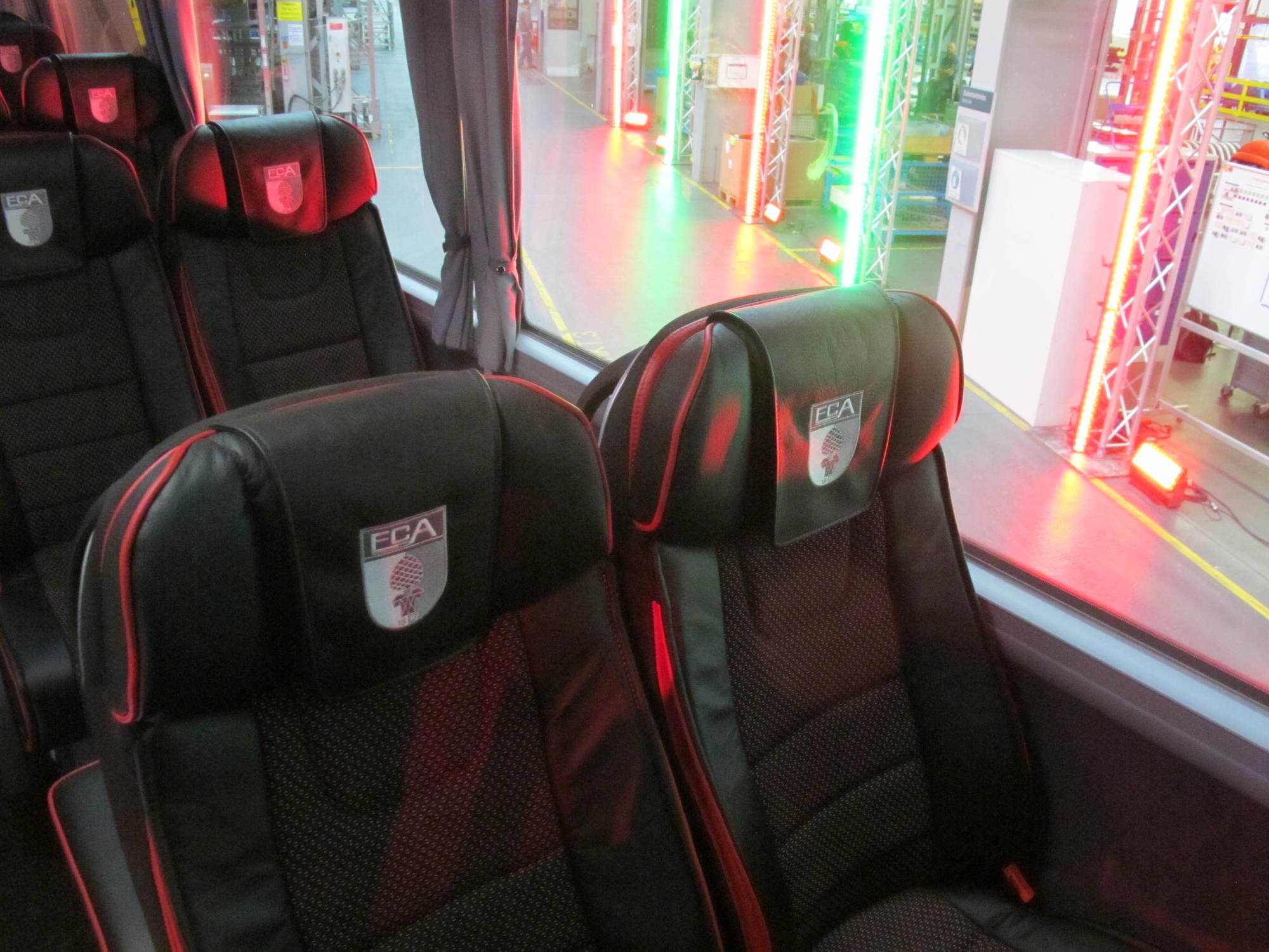 MAN stellt Mannschaftsbus für den FCA. Foto: B4B SCHWABEN