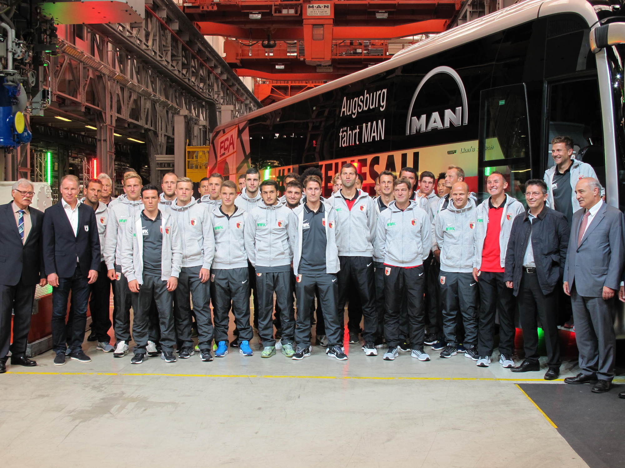 Das ist der neue FCA Mannschaftsbus. Foto: B4B SCHWABEN