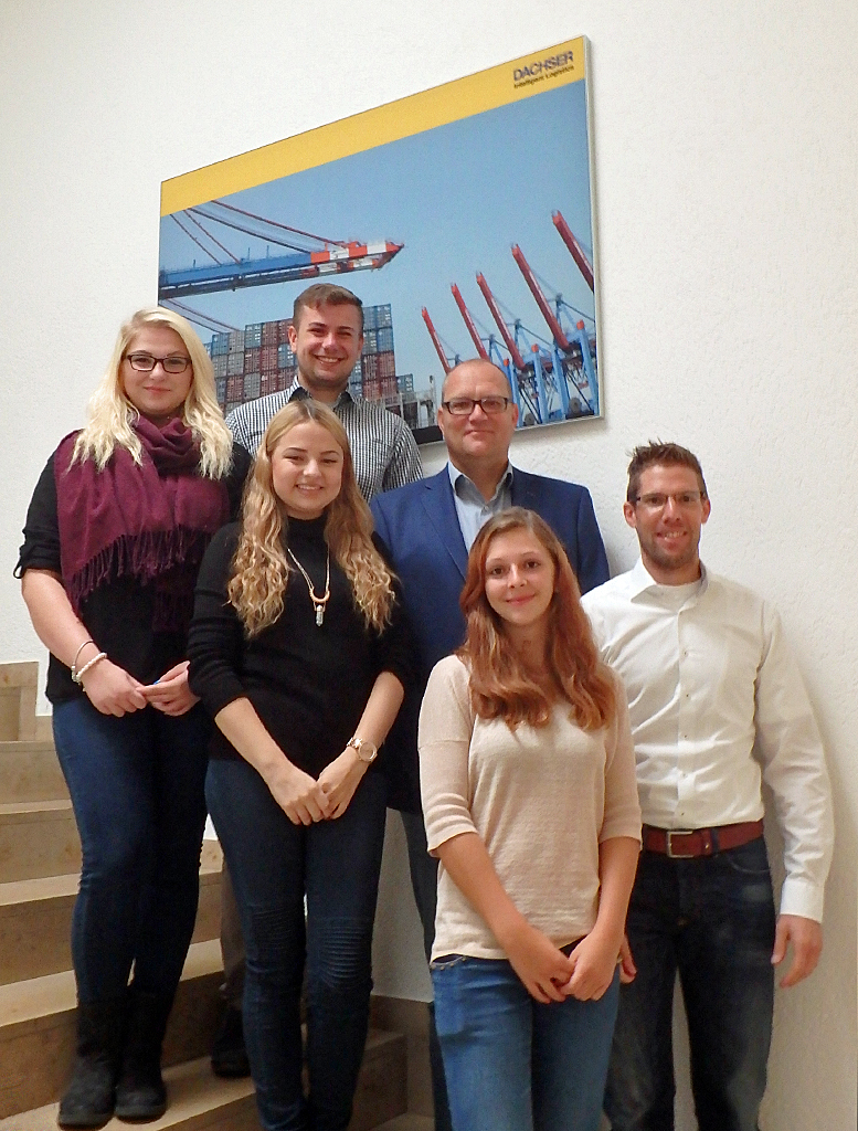 Der neue Ausbildungsjahrgang bei Dachser in Kaufbeuren. Bildquelle: Dachser