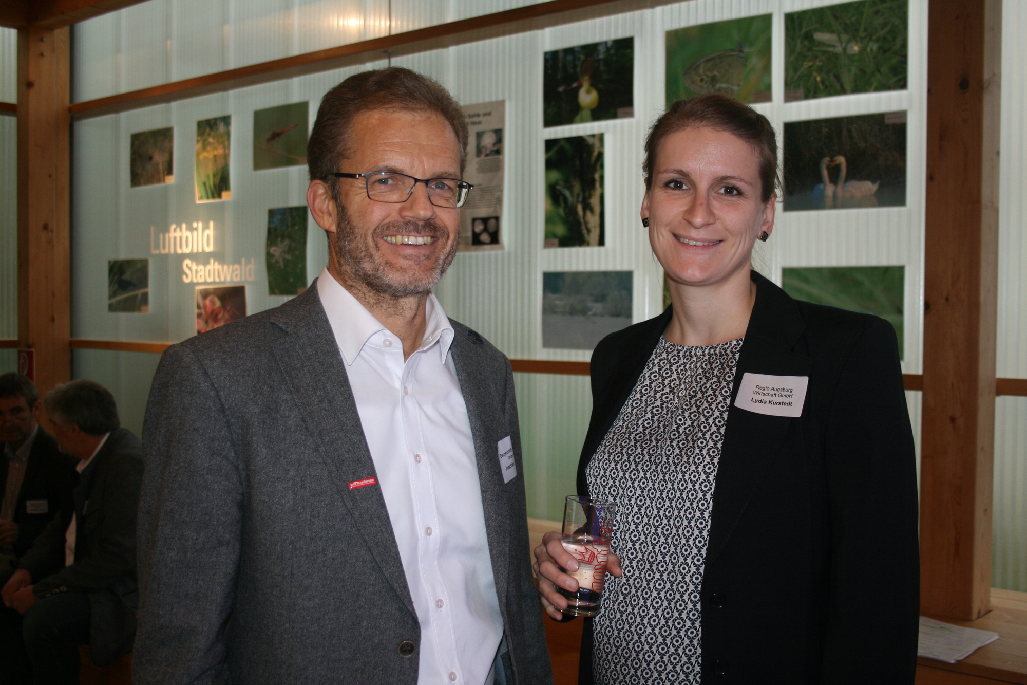 Das Netzwerktreffen der Wirtschaftsförderung fand im Waldpavillon statt. Foto: B4B SCHWABEN