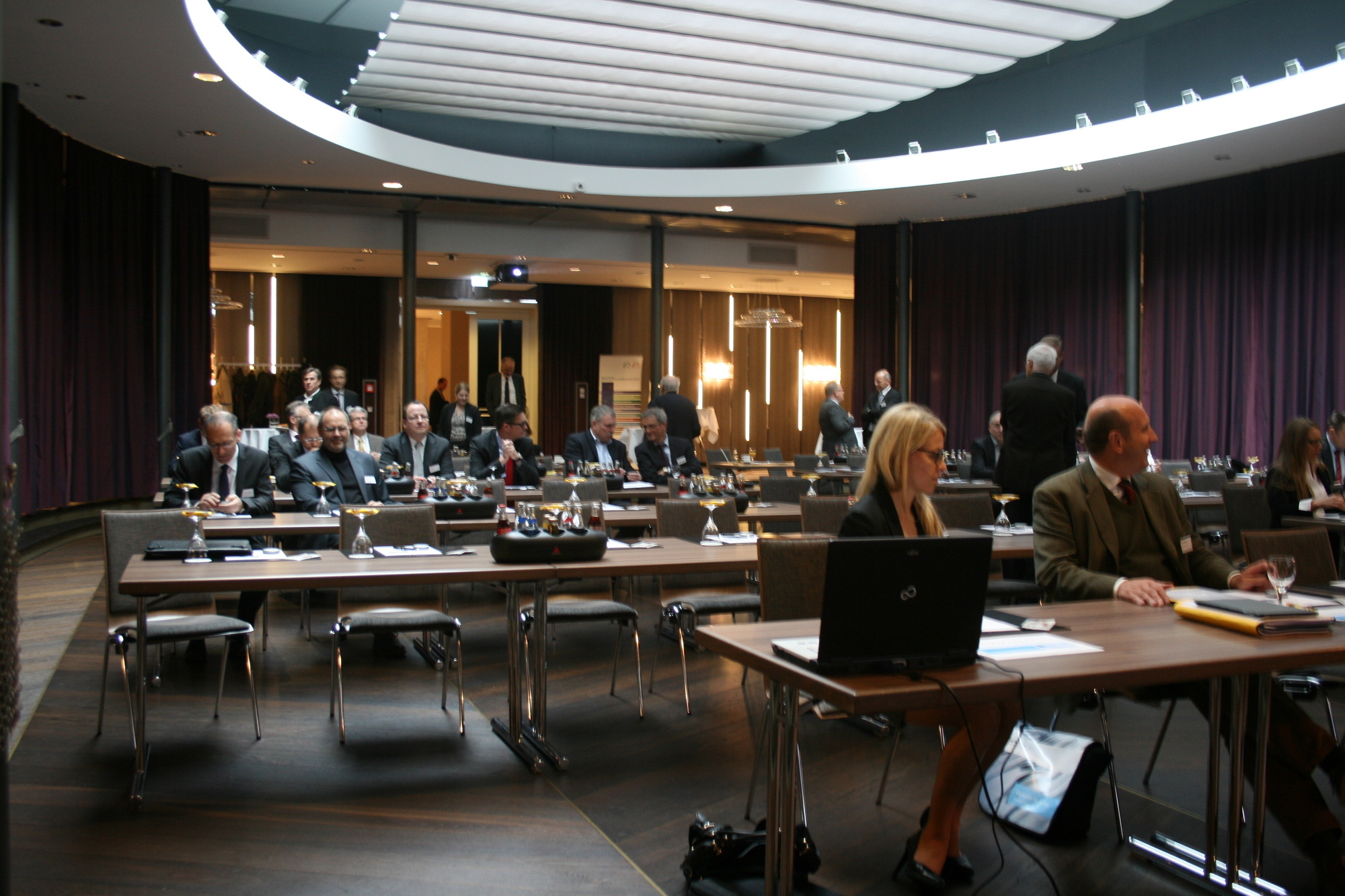 Die vbm lud Unternehmer zu Diskussionen und Gesprächen in das Drei Mohren.
