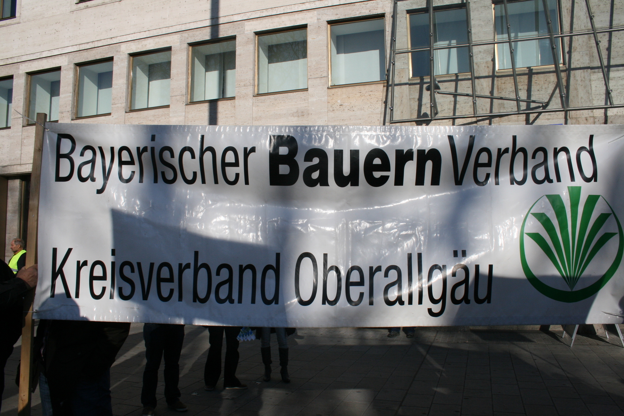 Hunderte Bayerische Landwirte demonstrieren am 12. November in der Augsburger Innenstadt. Foto: B4B WIRTSCHAFTSLEBEN SCHWABEN
