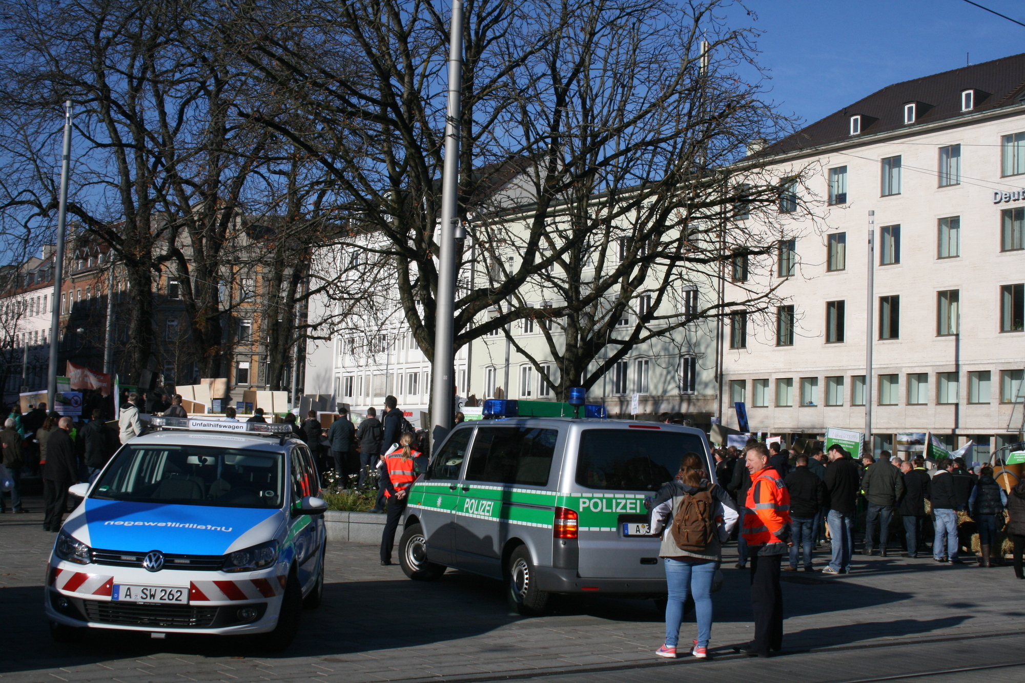 Hunderte Bayerische Landwirte demonstrieren am 12. November in der Augsburger Innenstadt. Foto: B4B WIRTSCHAFTSLEBEN SCHWABEN