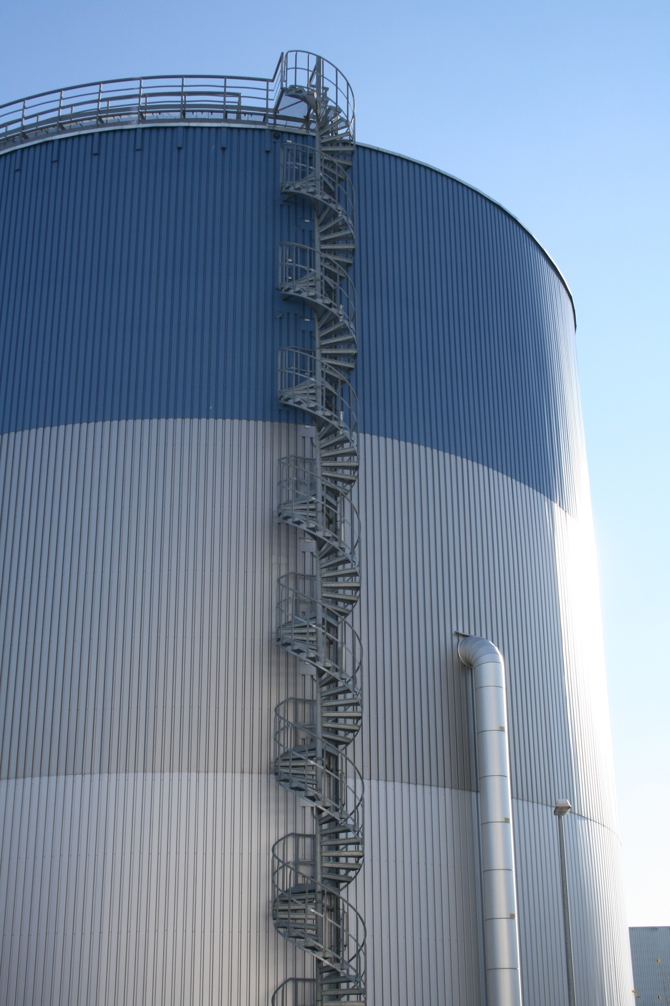Die Power-to-Heat-Anlage der swa stabilisiert das Stromnetz. Foto: B4B WIRTSCHAFTSLEBEN SCHWABEN