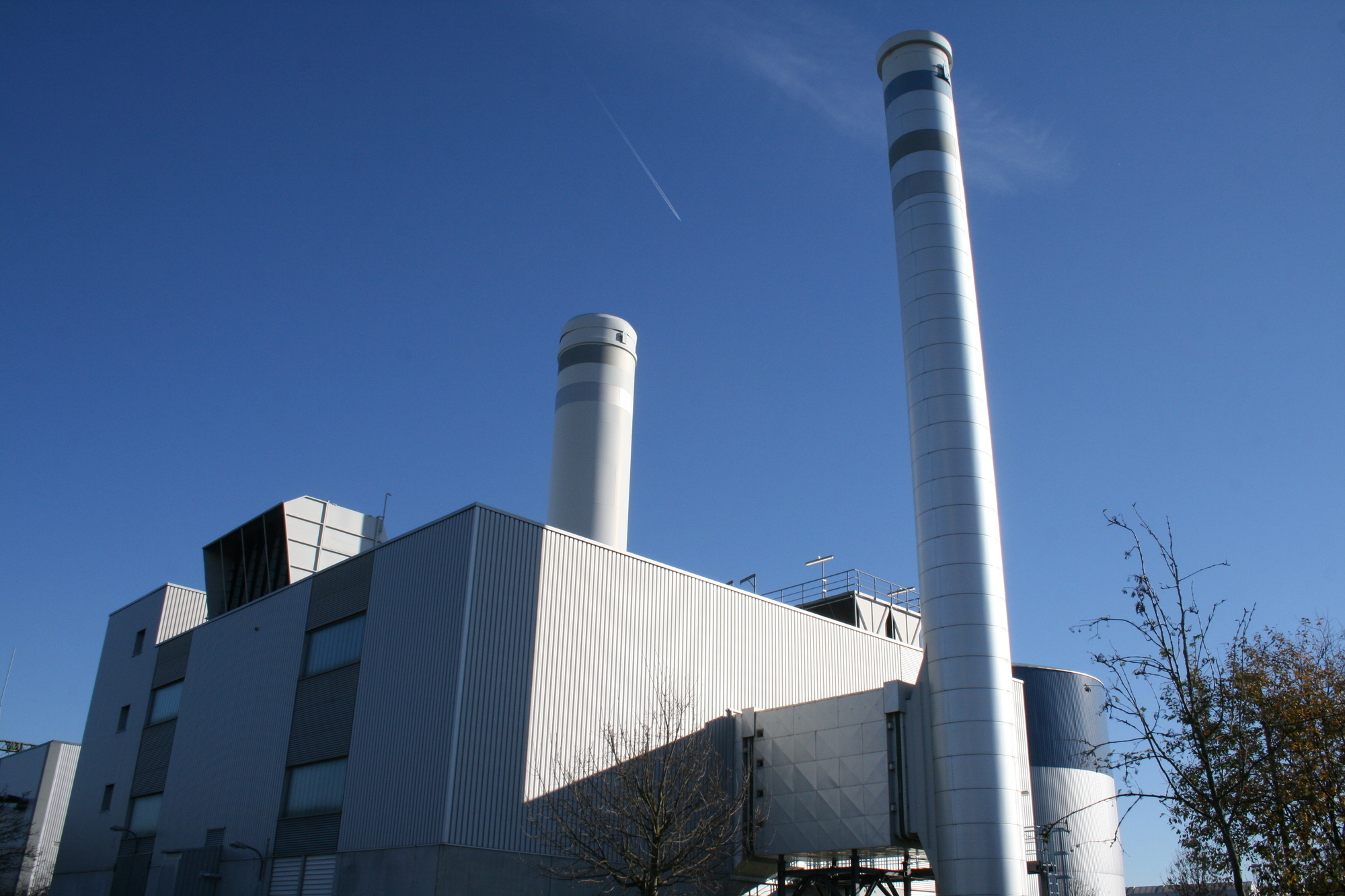 Die Power-to-Heat-Anlage der swa stabilisiert das Stromnetz. Foto: B4B WIRTSCHAFTSLEBEN SCHWABEN