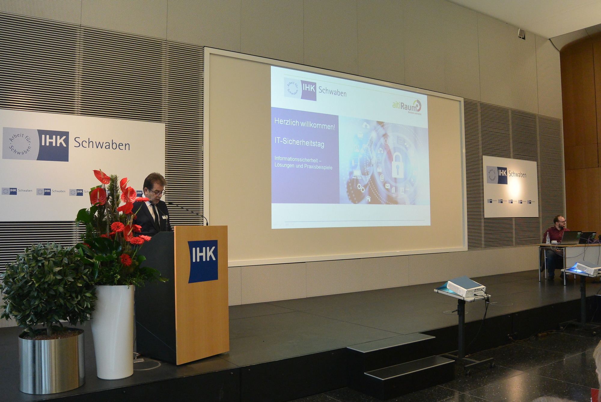 IHK Schwaben und aitiRaum veranstalteten gemeinsame Tagung zum Thema IT-Sicherheit. Foto: B4B WIRTSCHAFTSLEBEN SCHWABEN