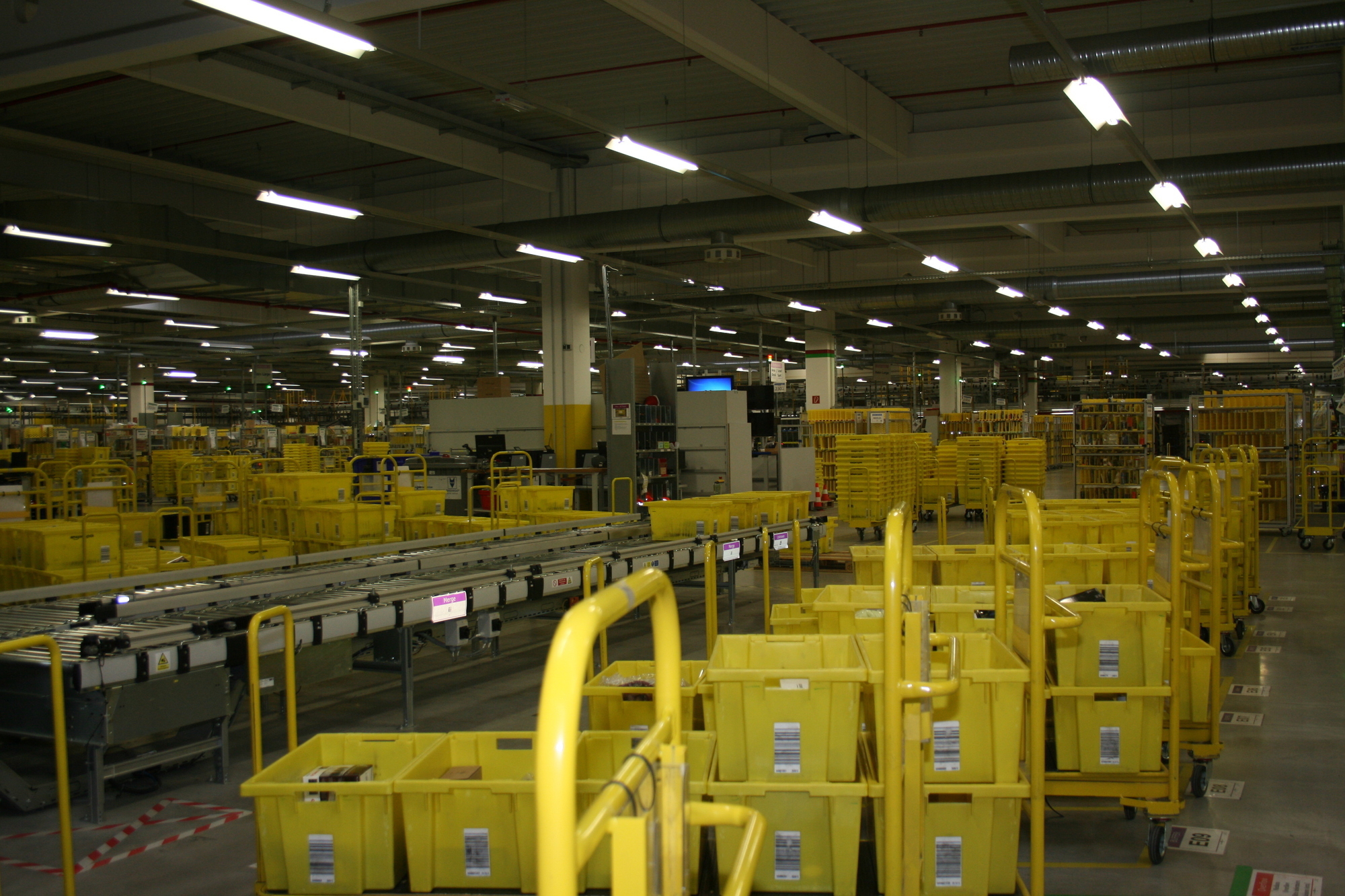 Ein Blick hinter die Kulissen am Amazon Standort in Graben. Foto: B4B WIRTSCHAFTSLEBEN SCHWABEN