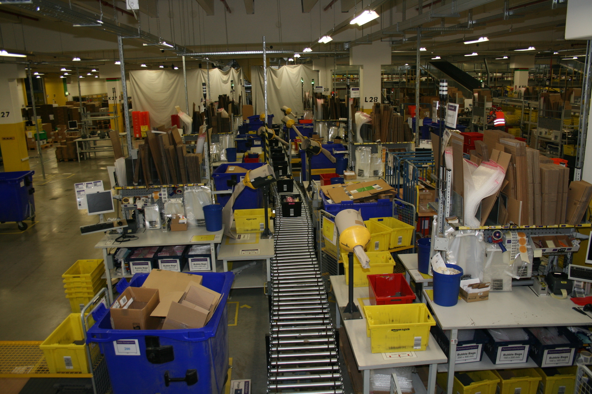 Ein Blick hinter die Kulissen am Amazon Standort in Graben. Foto: B4B WIRTSCHAFTSLEBEN SCHWABEN
