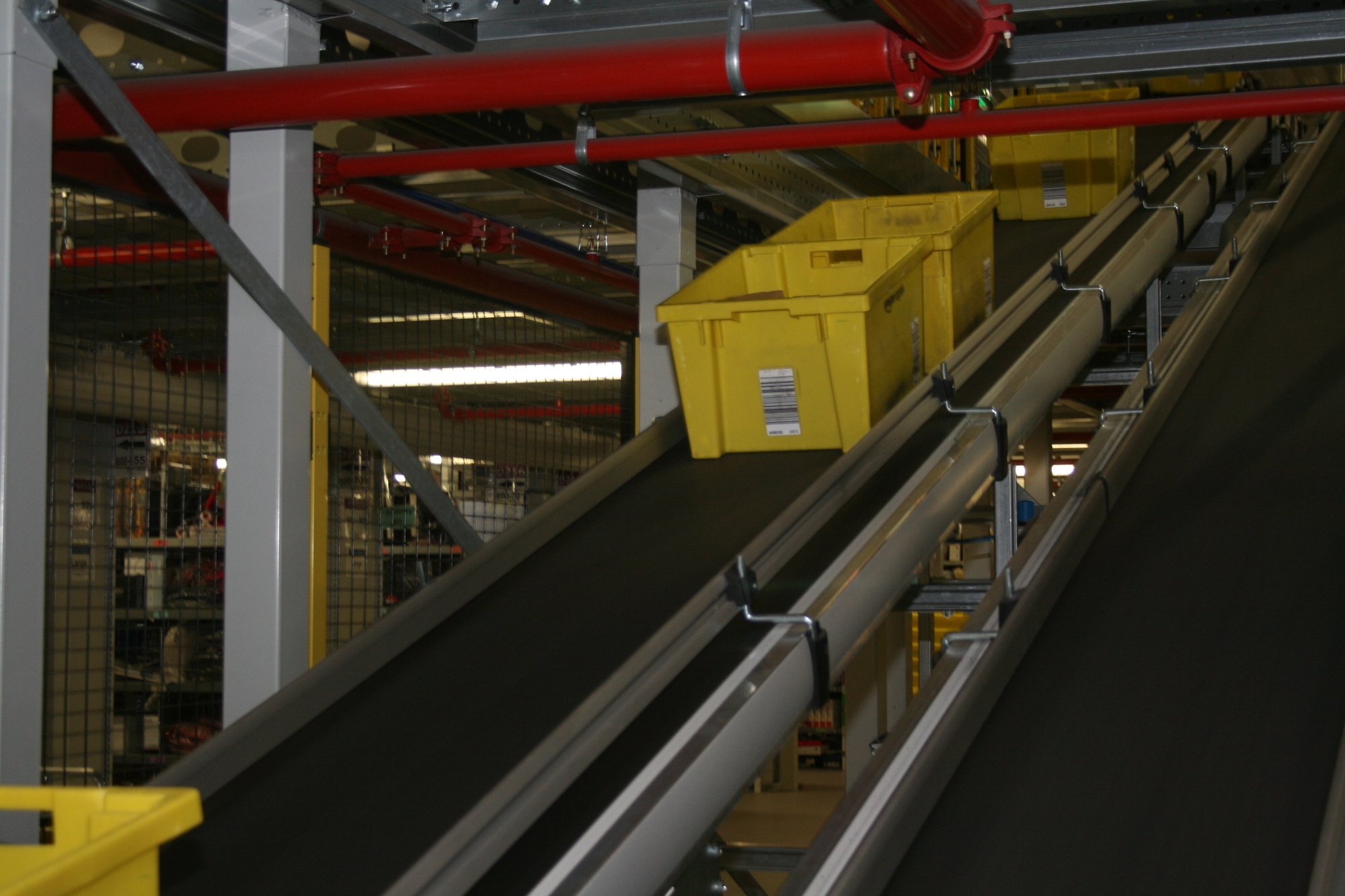 Ein Blick hinter die Kulissen am Amazon Standort in Graben. Foto: B4B WIRTSCHAFTSLEBEN SCHWABEN